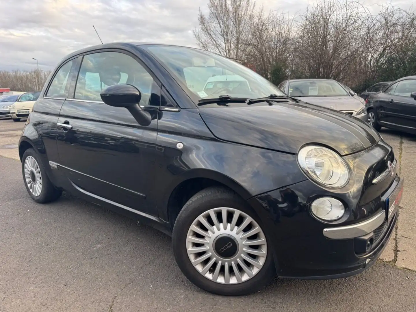 Fiat 500 1.2 8v 69CH S&amp;S Lounge Schwarz - 2