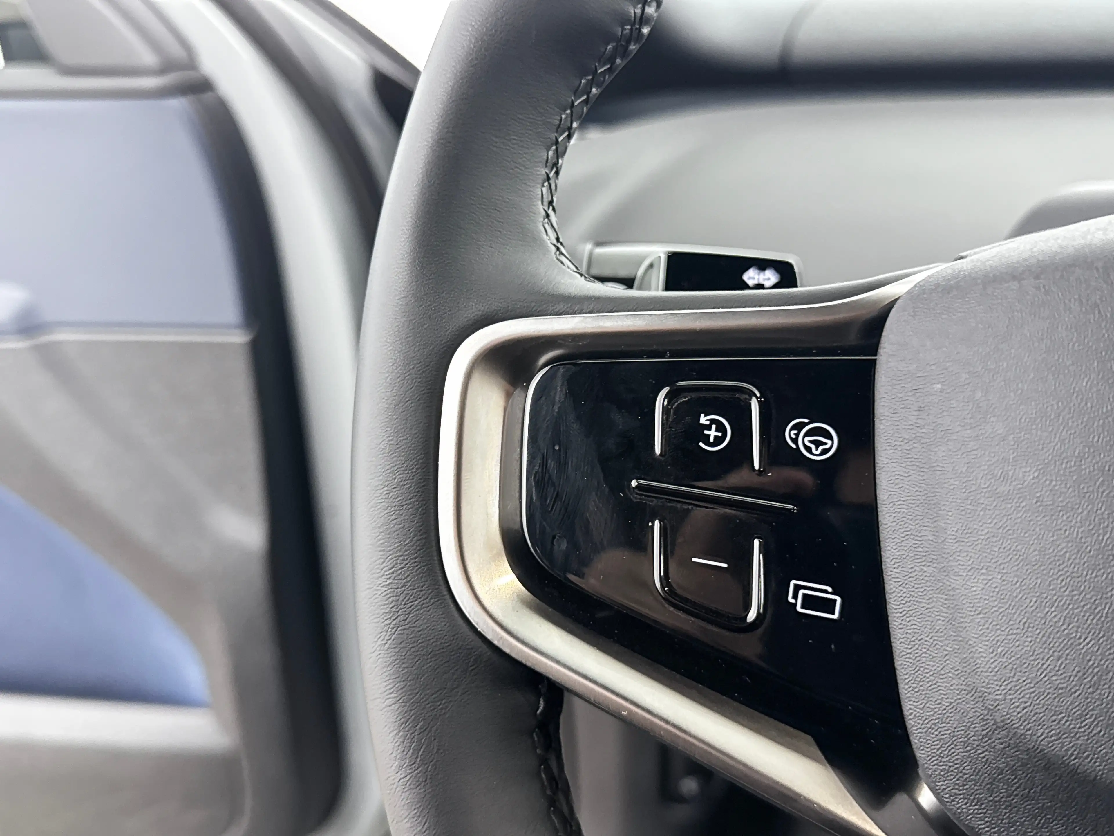 Volvo EX30 Single Motor Extended Range Plus 69 kWh | 19" | St — photo 15