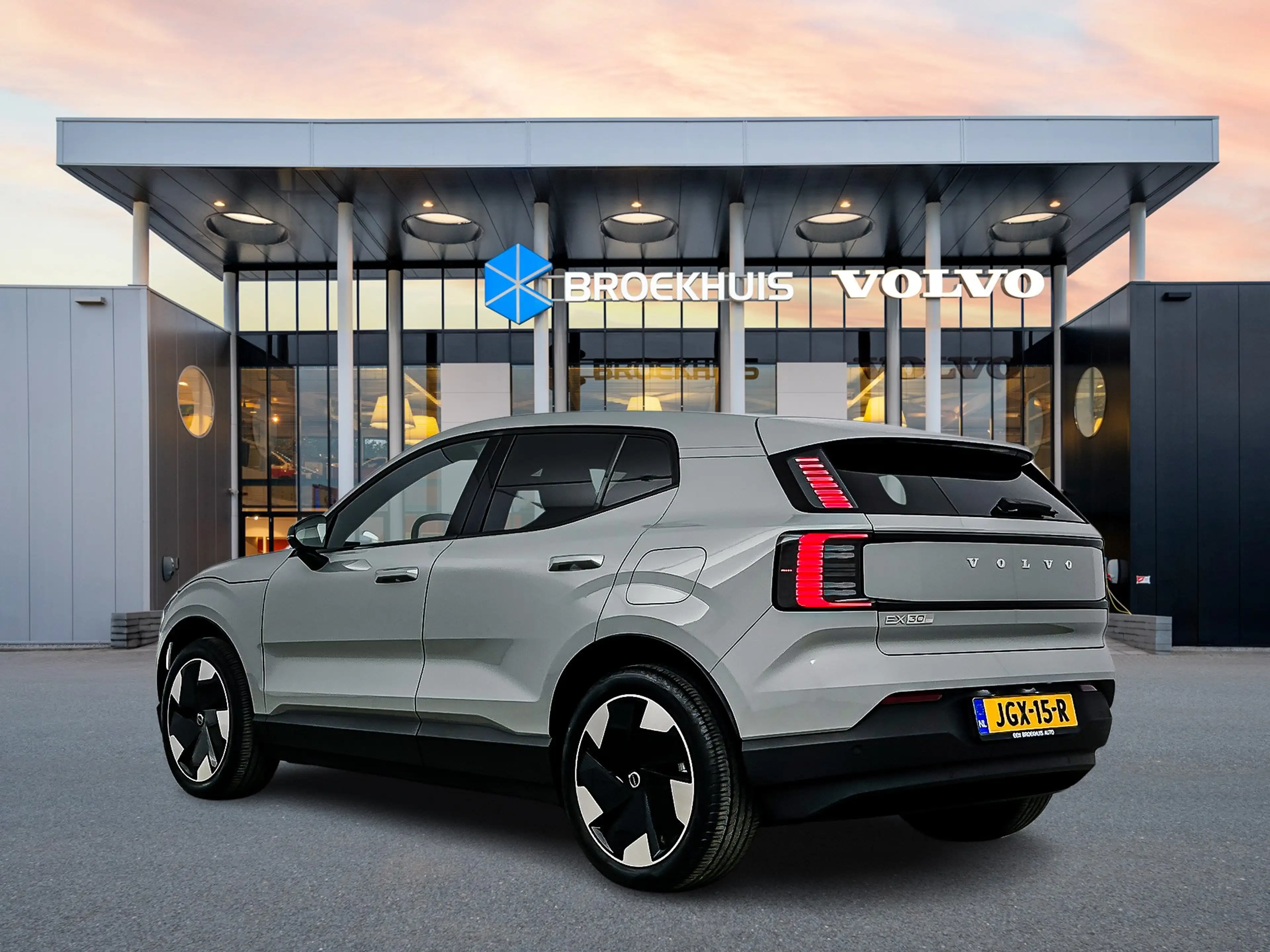 Volvo EX30 Single Motor Extended Range Plus 69 kWh | 19" | St — photo 4