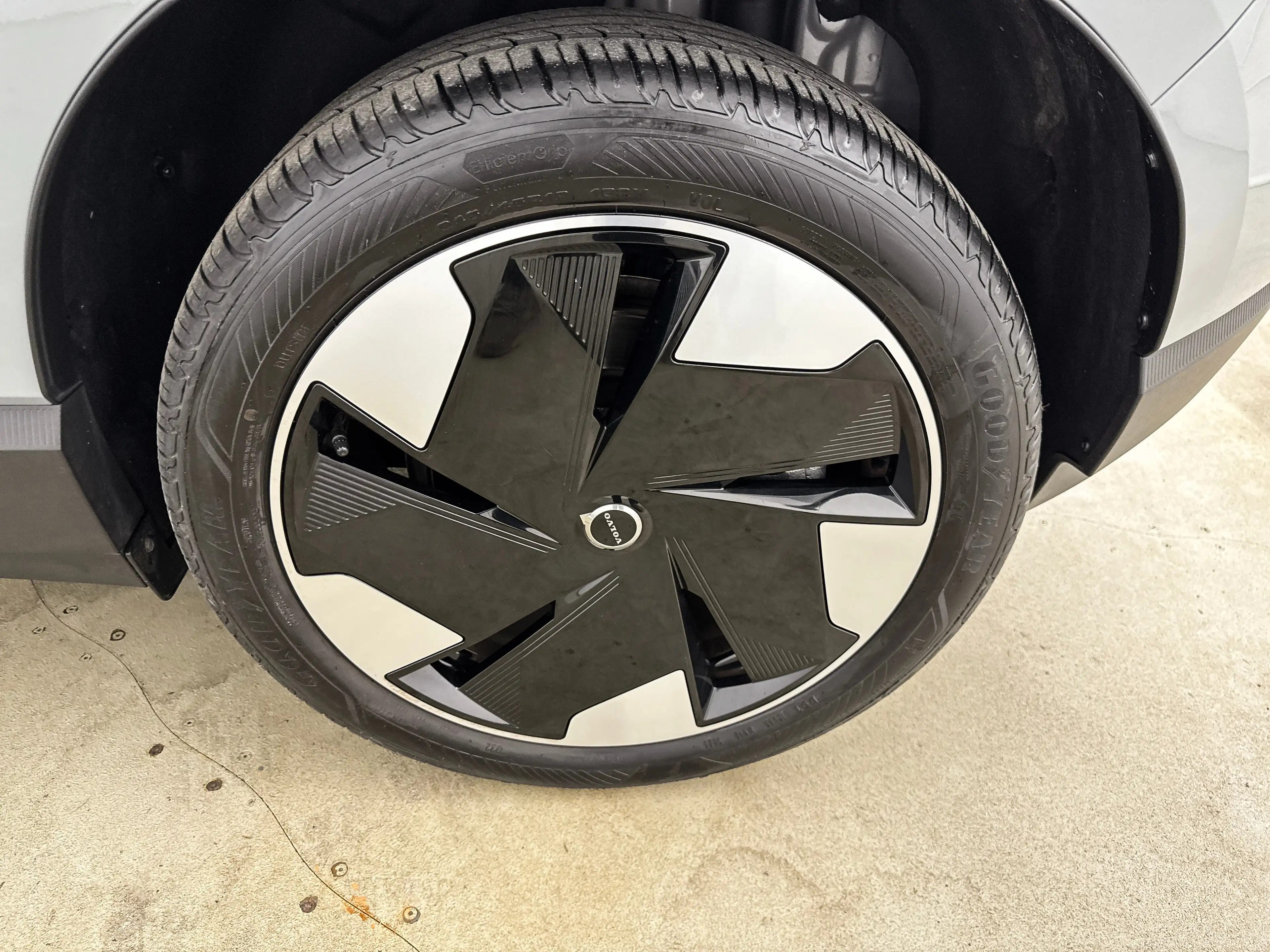 Volvo EX30 Single Motor Extended Range Plus 69 kWh | 19" | St — photo 23