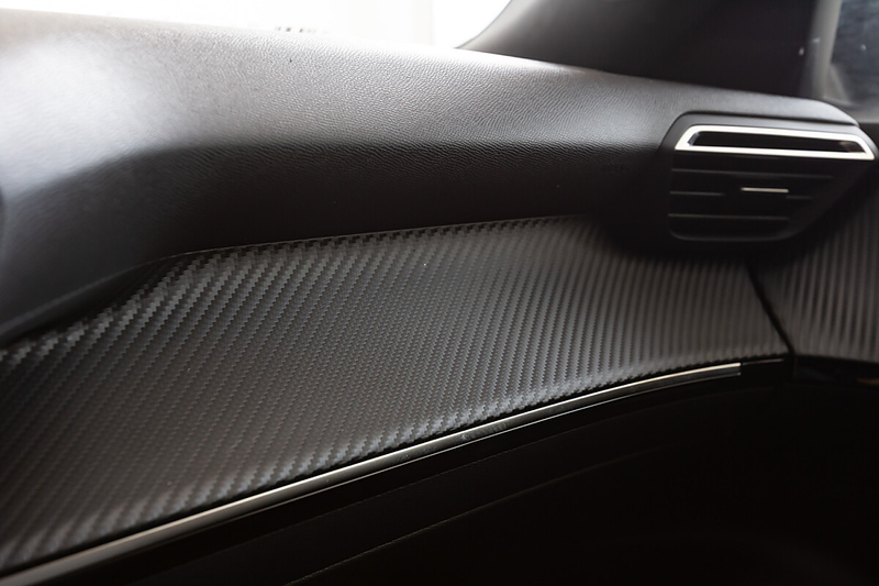 Peugeot e-2008 50kWh Allure Pack — photo 11