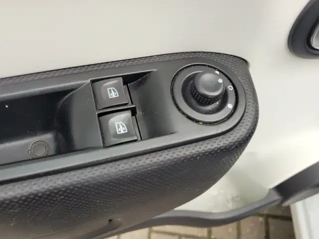 Renault Twingo view 5