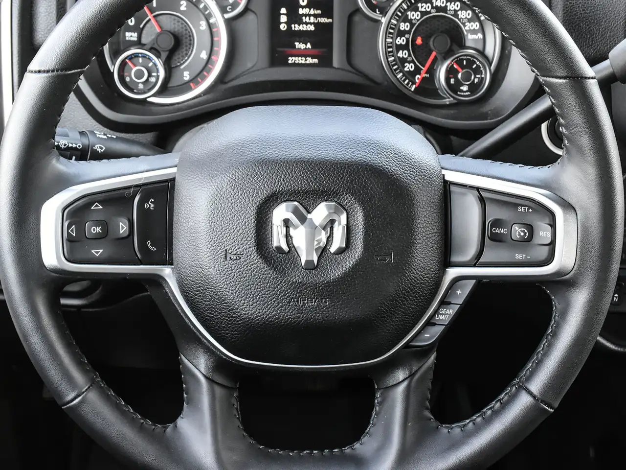 RAM 2500 снимка RAM 2500