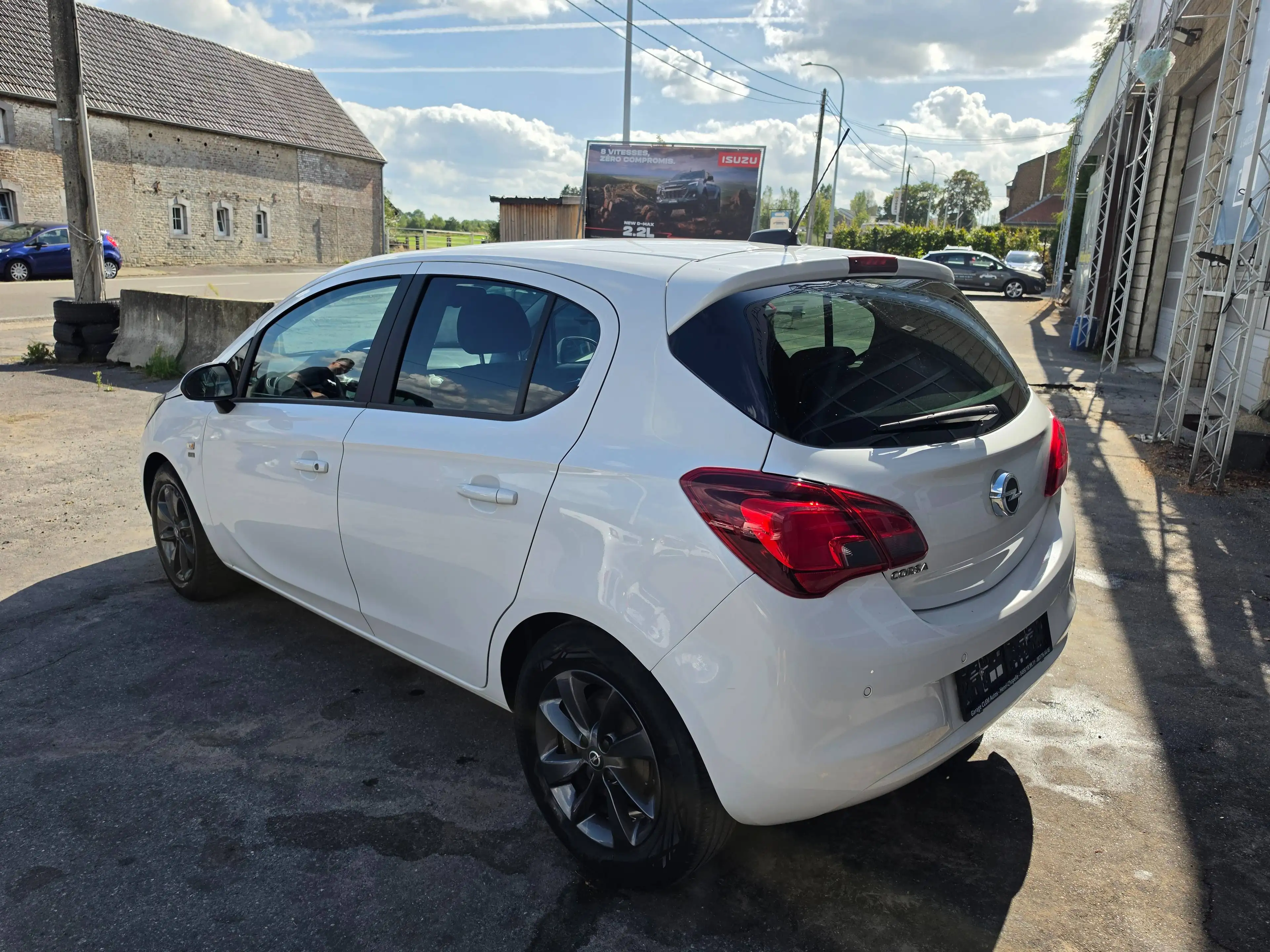 Opel Corsa Corsa 1.2i 120 Years (EU6.2) Full Options, Car Play, Clim Auto, Pare-brise chauffant, etc — photo 4