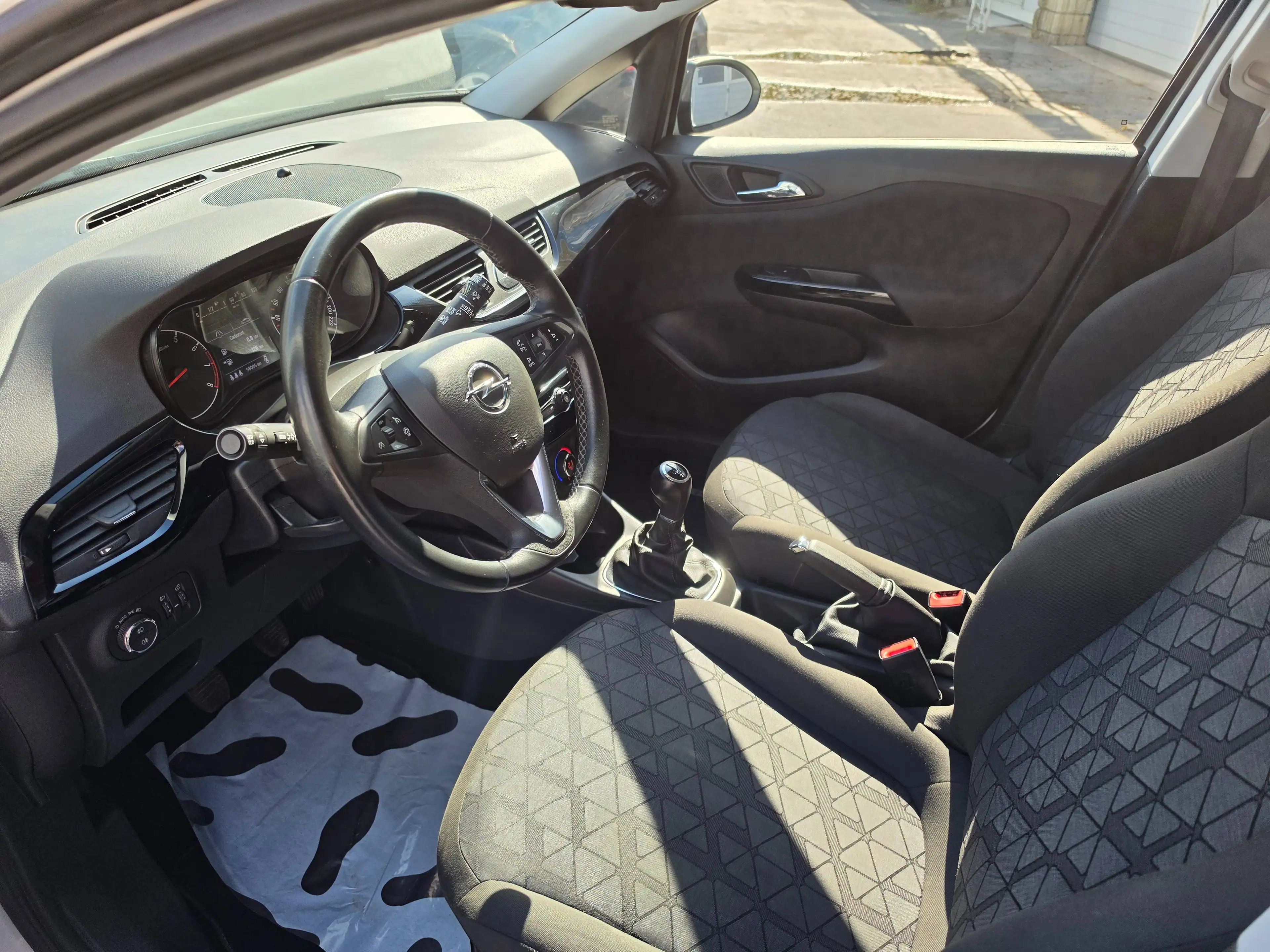 Opel Corsa Corsa 1.2i 120 Years (EU6.2) Full Options, Car Play, Clim Auto, Pare-brise chauffant, etc — photo 14