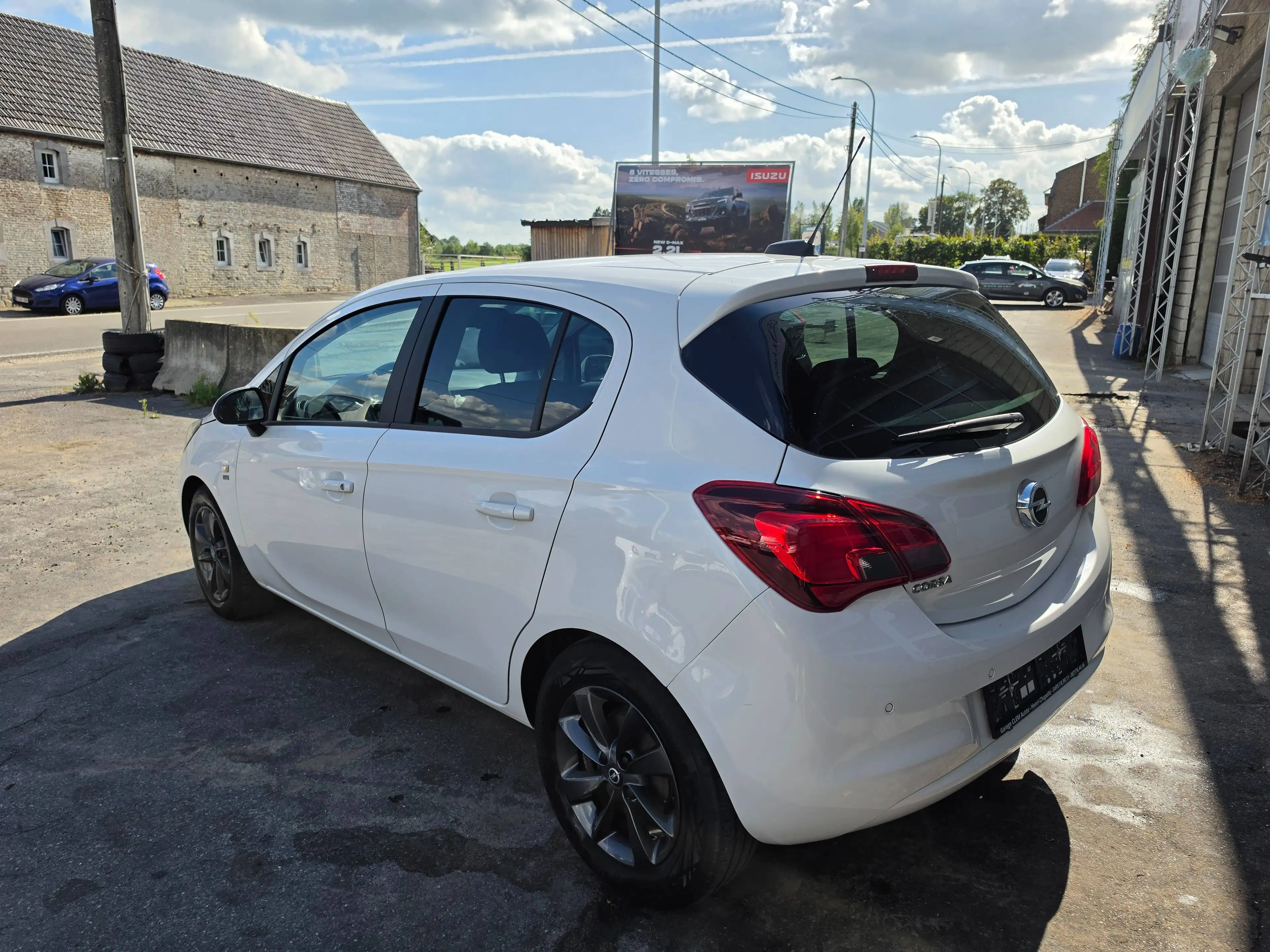 Opel Corsa Corsa 1.2i 120 Years (EU6.2) Full Options, Car Play, Clim Auto, Pare-brise chauffant, etc — photo 3