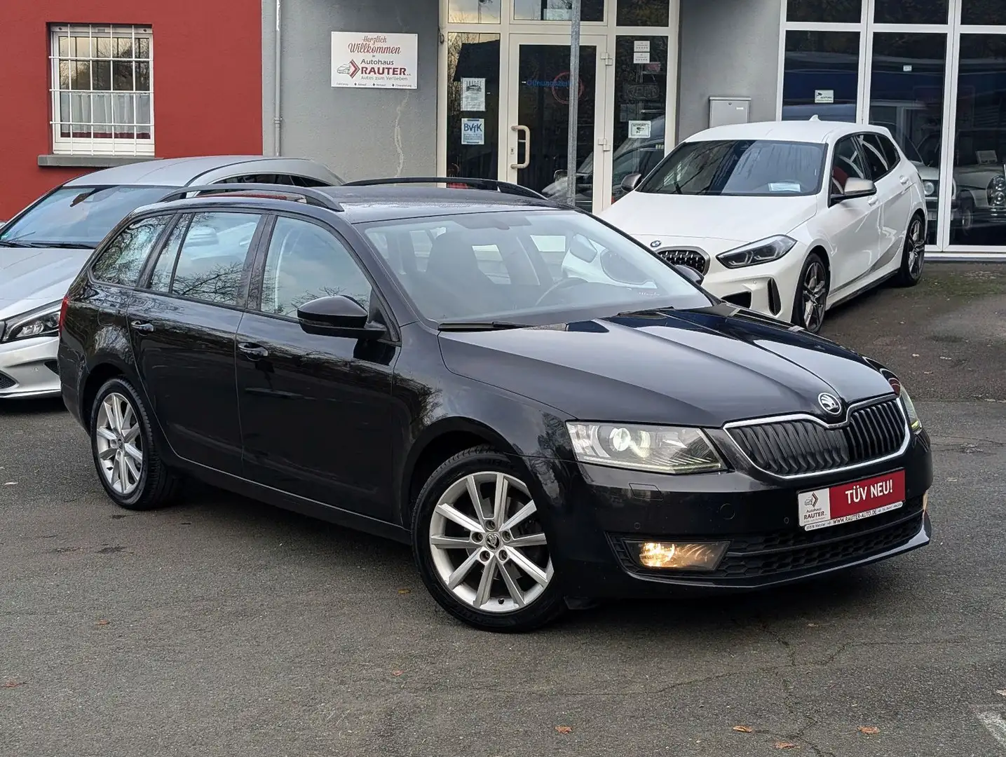 Skoda Octavia Combi 2.0 TDI Style 2017 NAVI XEN AHK Noir - 1
