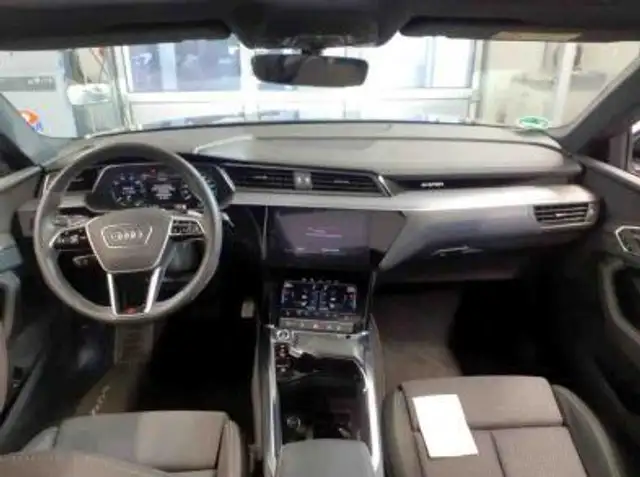 Audi E-Tron view 8