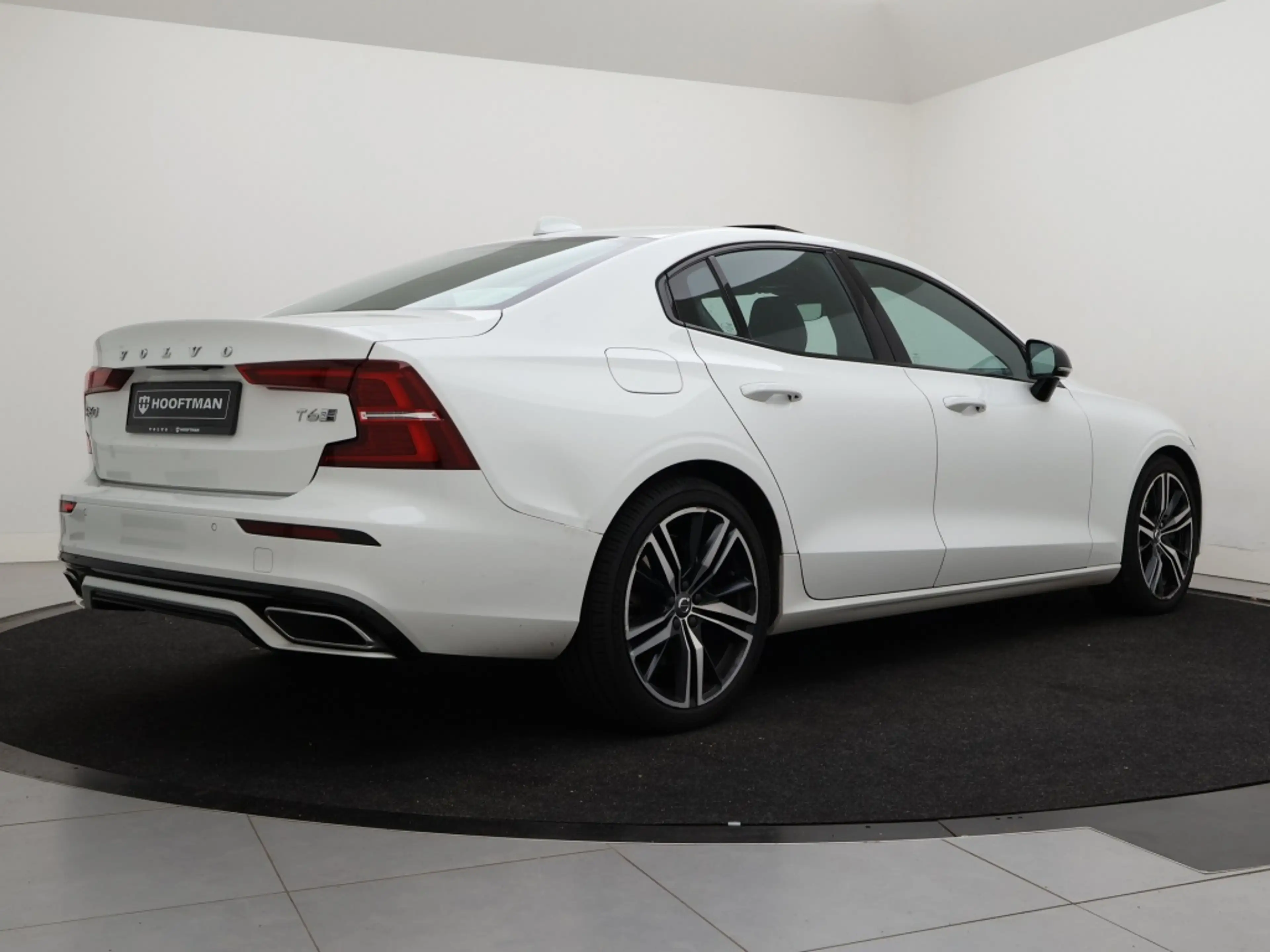 Volvo S60 T6 PLUG-IN HYBRID R-DESIGN SCHUIFDAK CAMERA HARMAN — photo 3