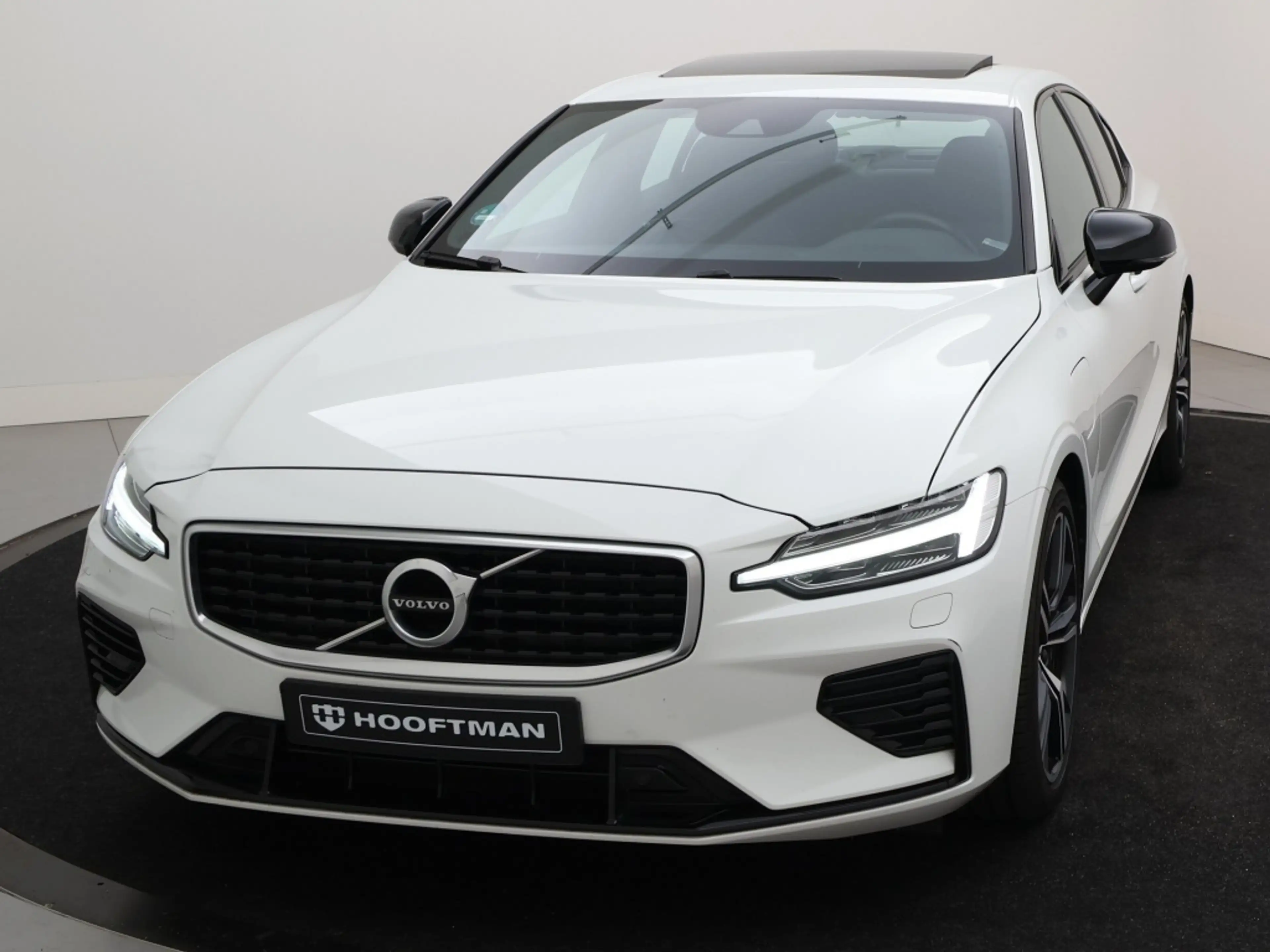 Volvo S60 T6 PLUG-IN HYBRID R-DESIGN SCHUIFDAK CAMERA HARMAN — photo 6