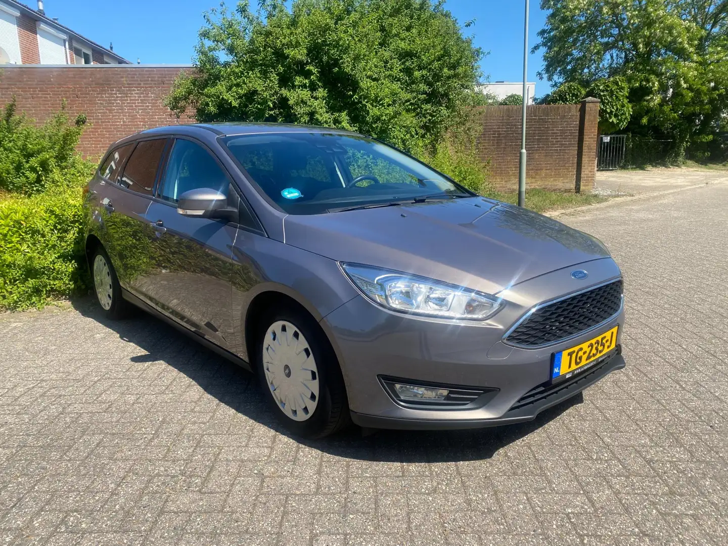 Ford Focus Wagon 1.5 TDCI Trend Blauw - 2