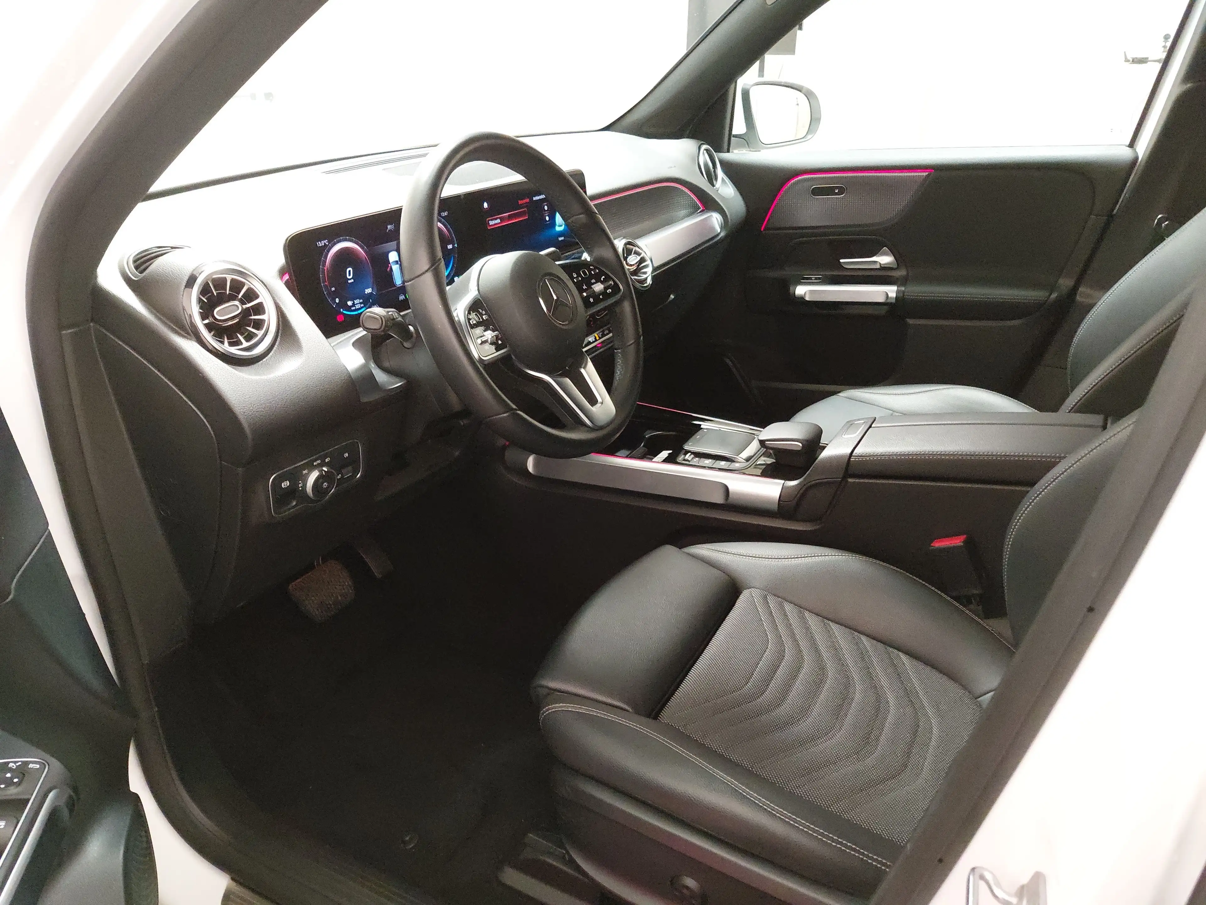 Mercedes-Benz EQB 300 Progressive 7-Sitze T-Leder Navi LED — photo 6