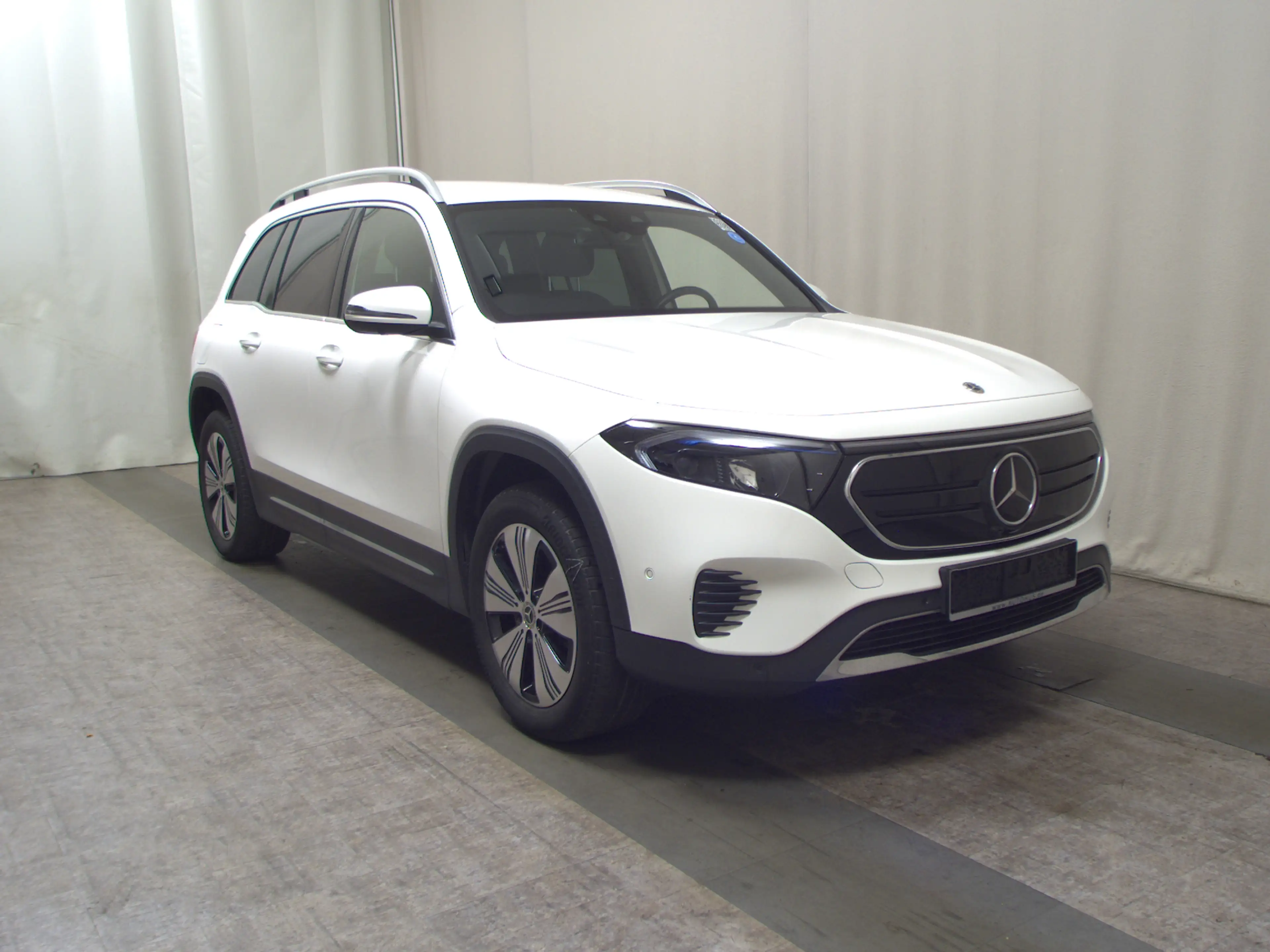 Mercedes-Benz EQB 300 Progressive 7-Sitze T-Leder Navi LED — photo 3