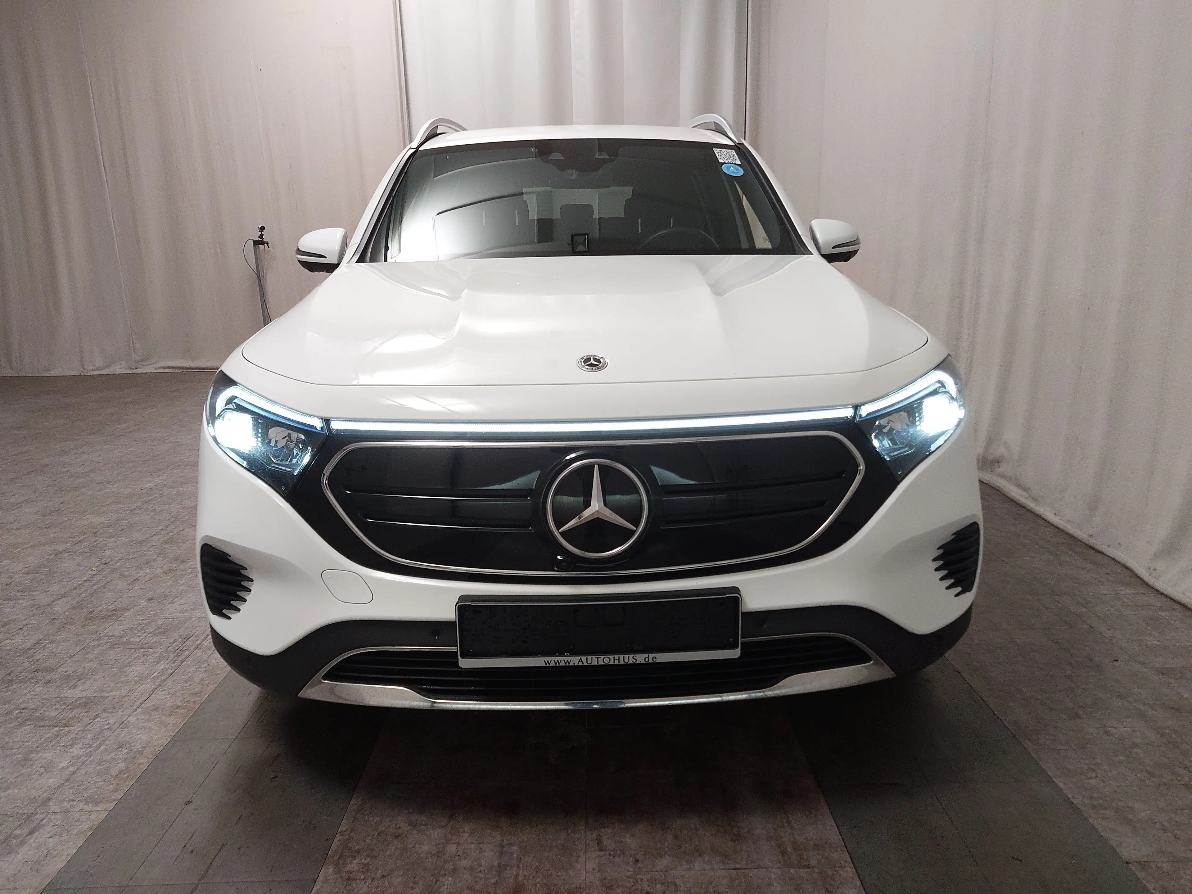 Mercedes-Benz EQB 300 Progressive 7-Sitze T-Leder Navi LED — photo 9