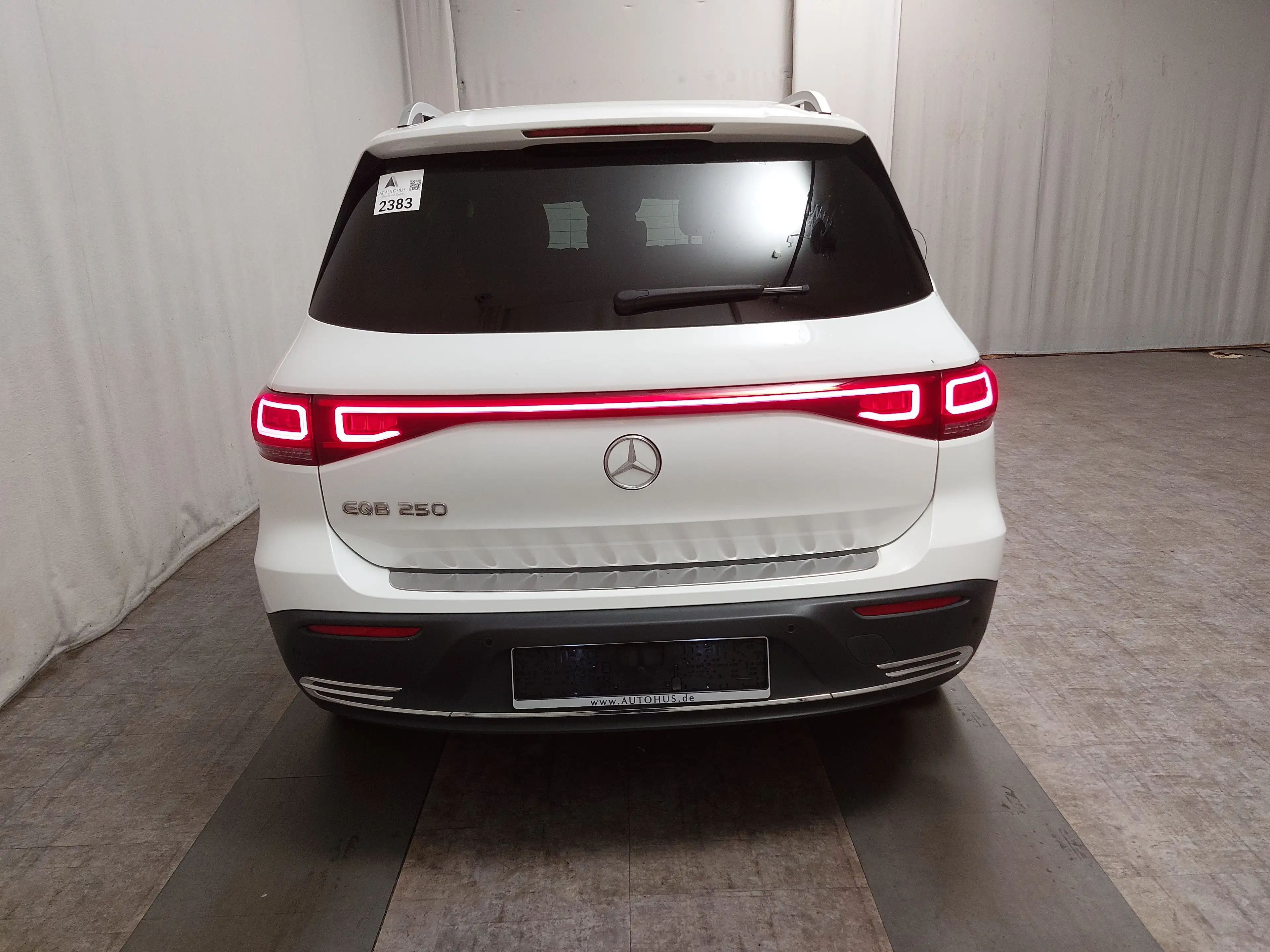 Mercedes-Benz EQB 300 Progressive 7-Sitze T-Leder Navi LED — photo 14