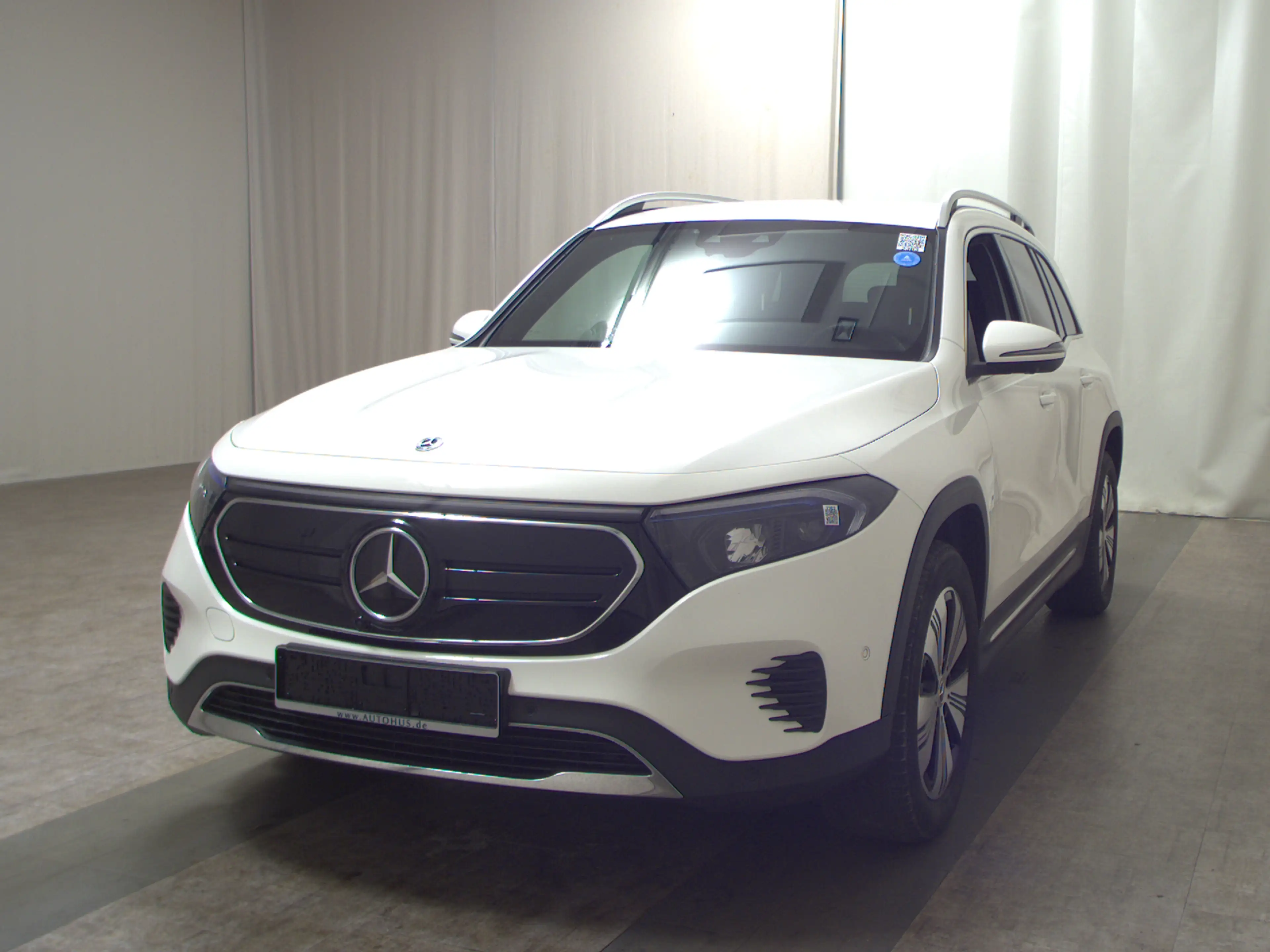 Mercedes-Benz EQB 300 Progressive 7-Sitze T-Leder Navi LED — photo 2