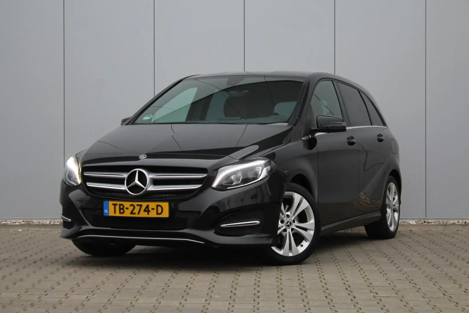 Mercedes-Benz B 180 Prestige | Automaat | Leder | Clima / Cruise contr Zwart - 1