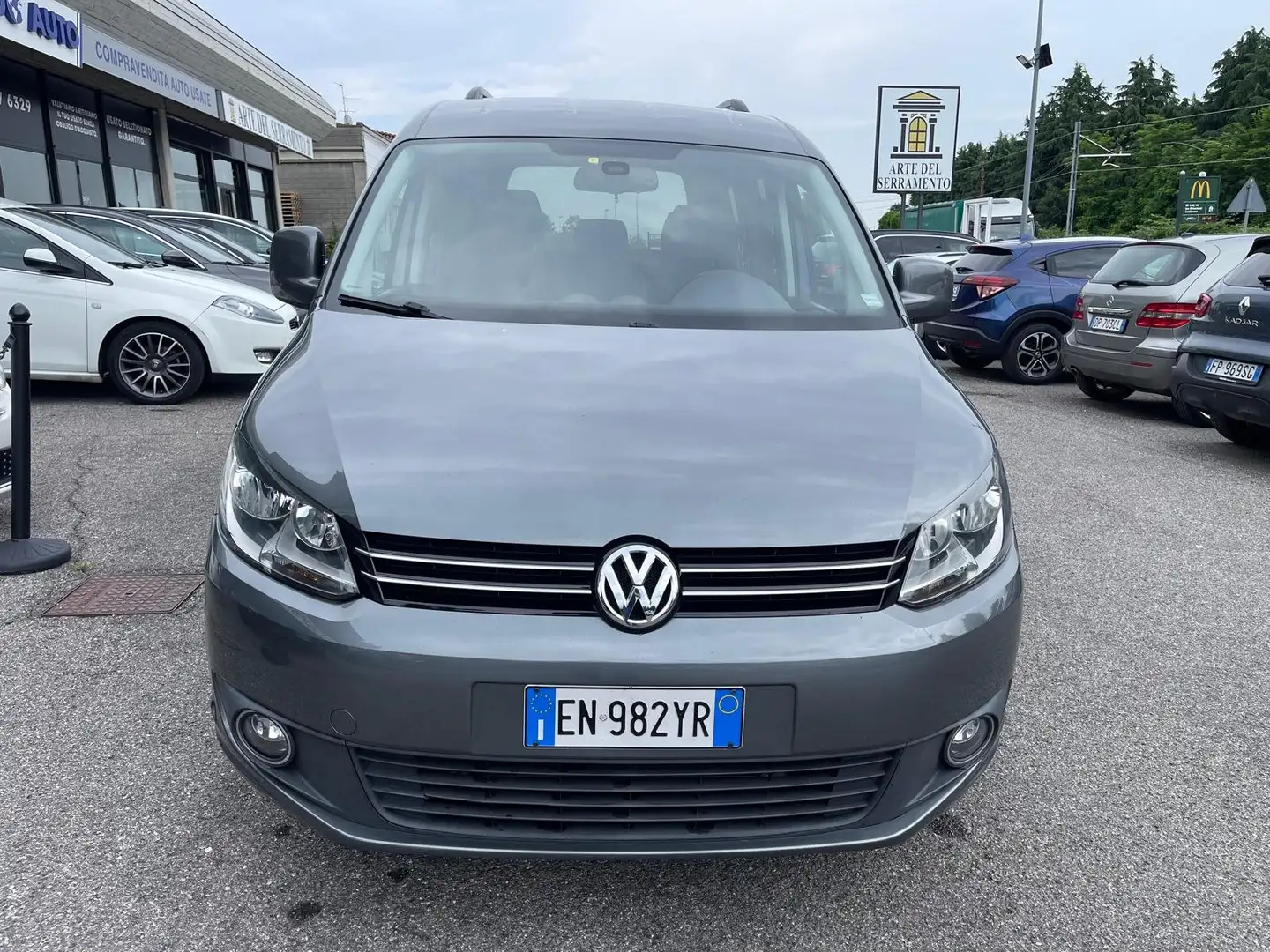 Volkswagen Caddy 1.6 TDI 102 cv 5 posti Gris - 2