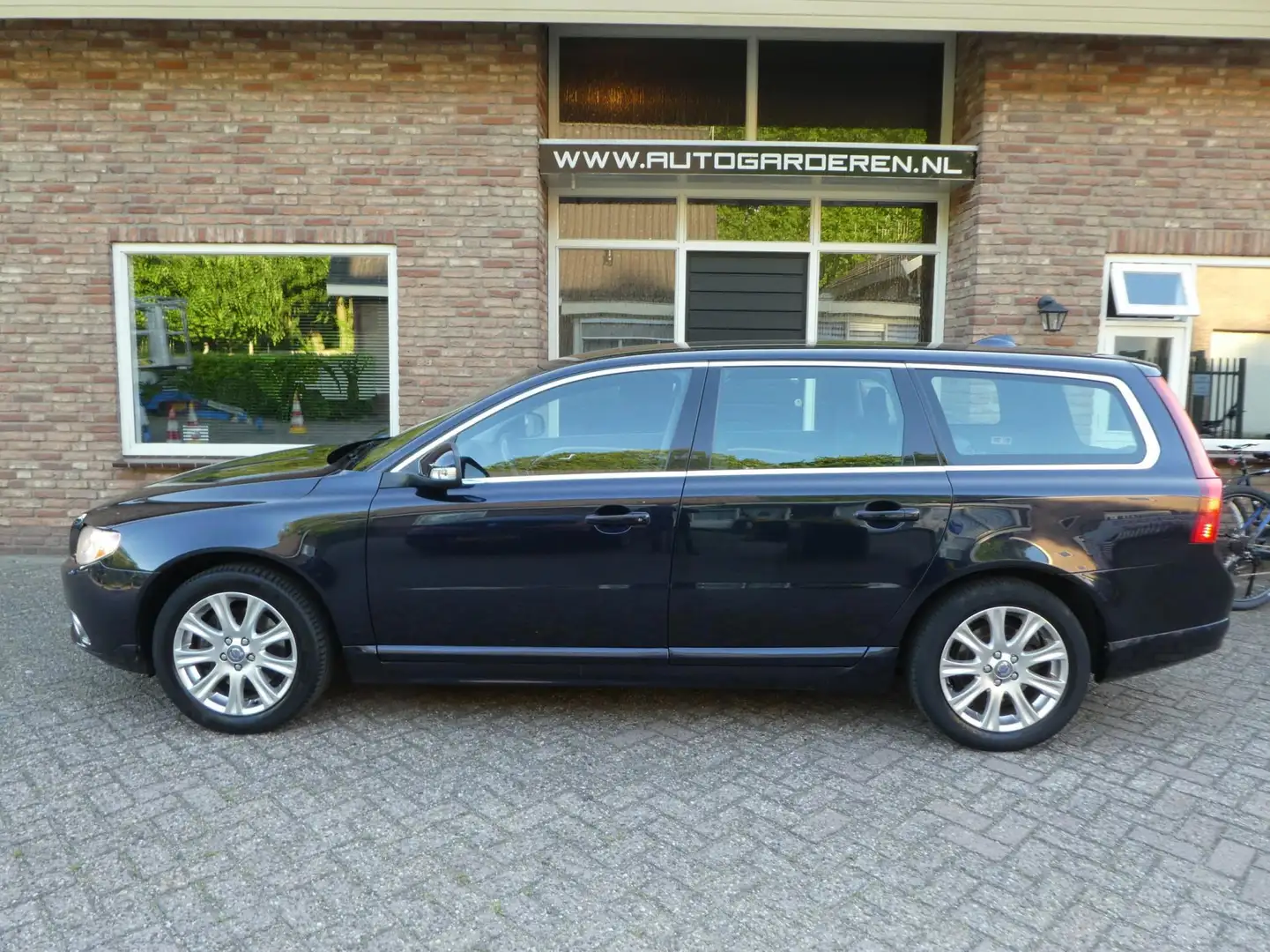 Volvo V70 2.0T Kinetic Blue - 2