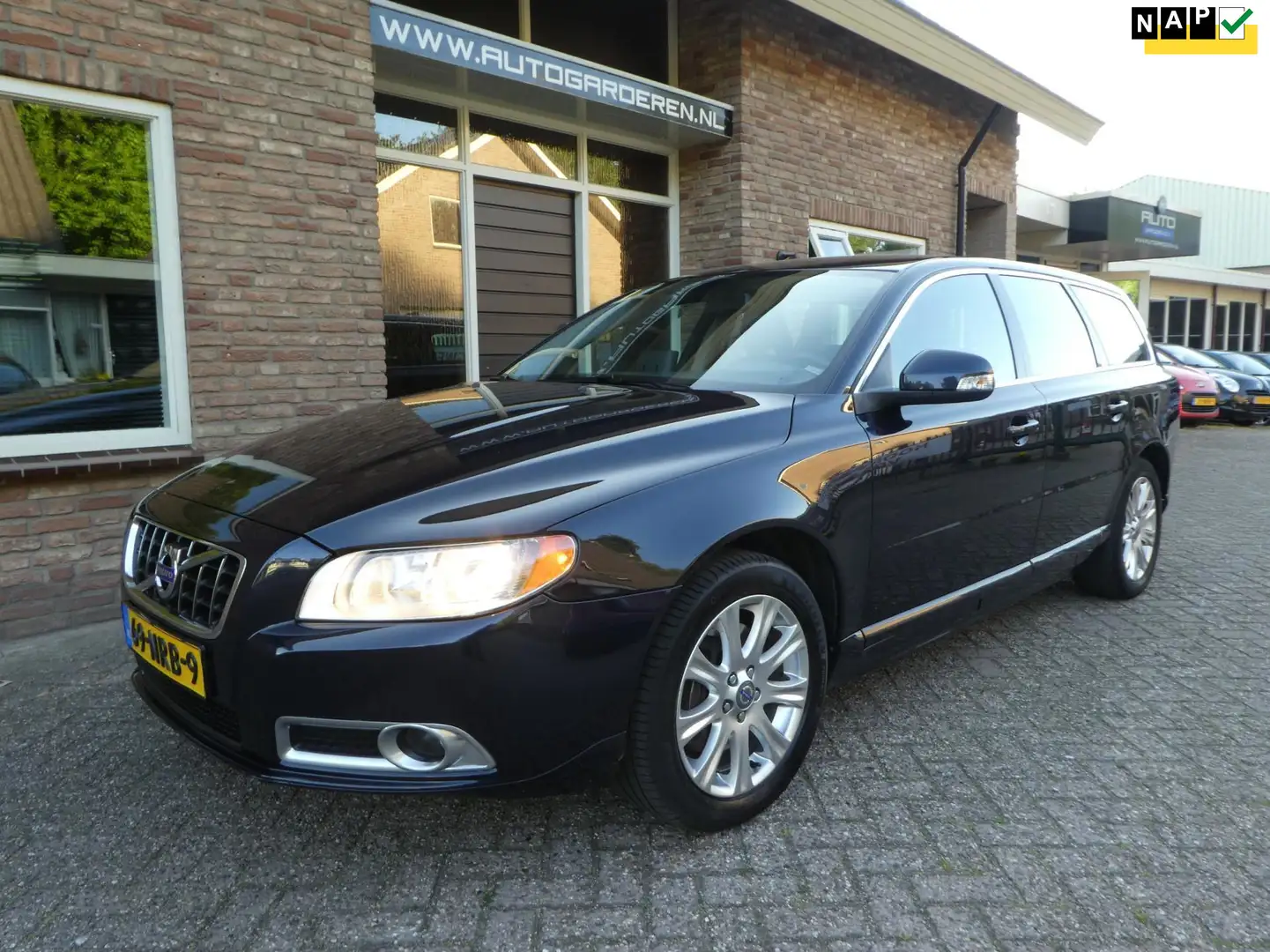 Volvo V70 2.0T Kinetic Blue - 1