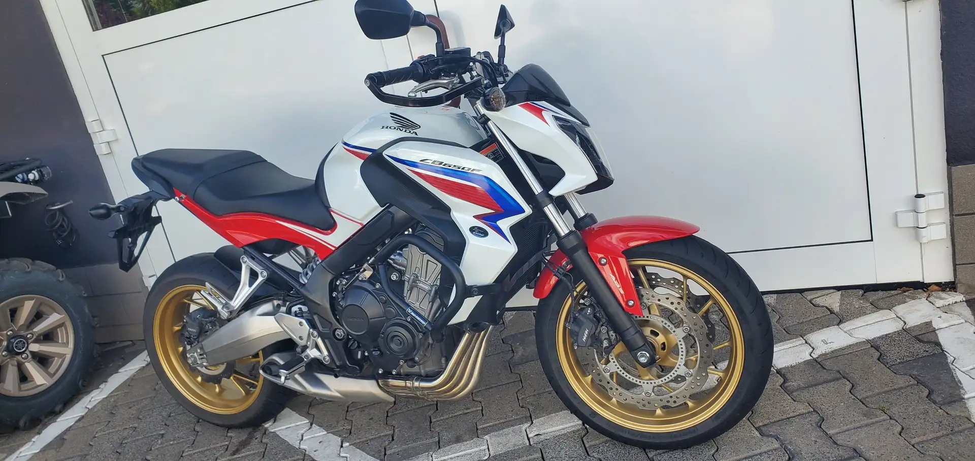 Honda CB 650 FA Bílá - 2