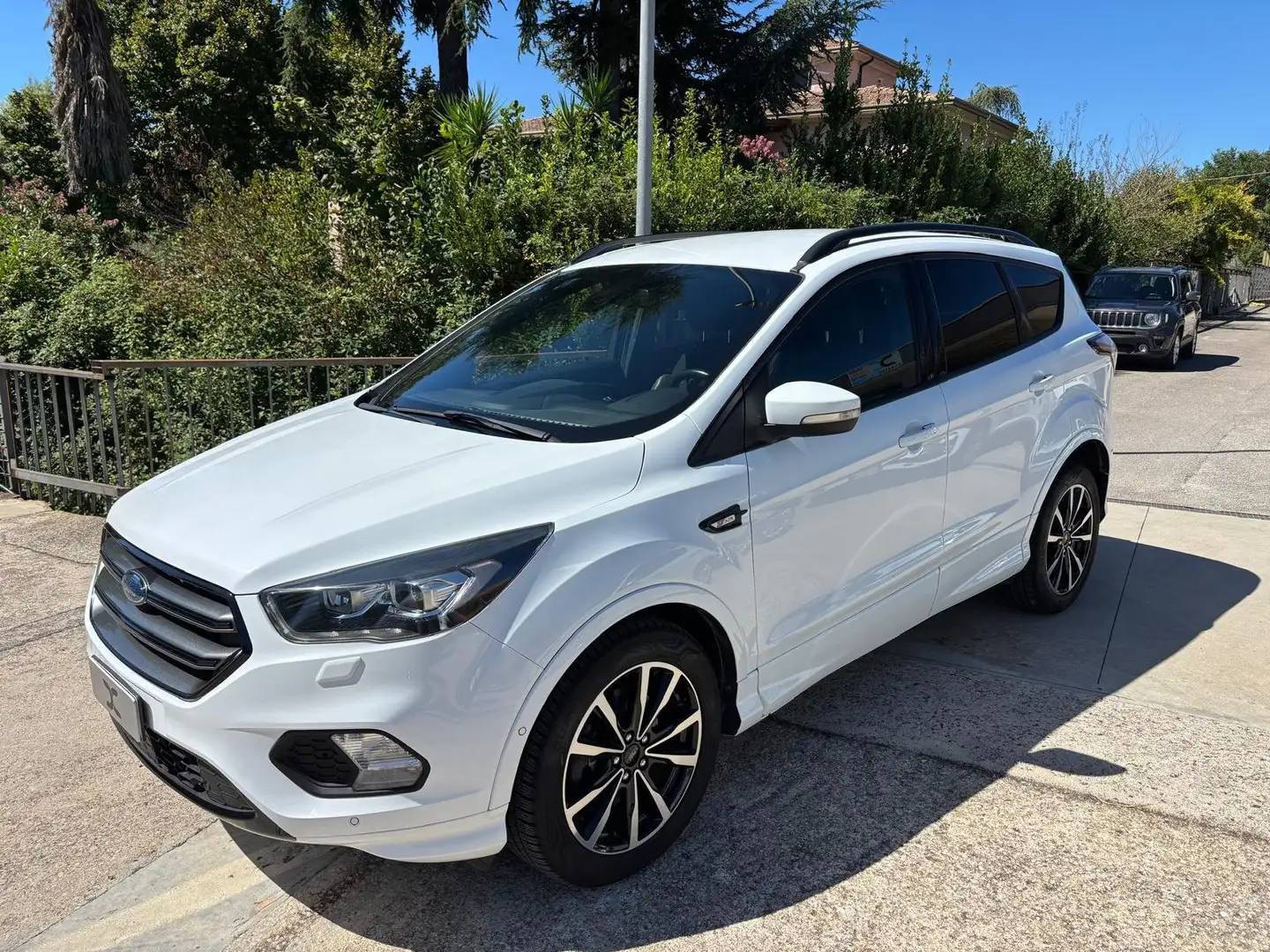 Ford Kuga 1.5 Tdci ST-Line Cambio F1 - Led - Navi - Pdc Bianco - 1