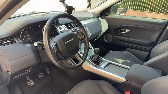 Land Rover Range Rover Evoque view 8