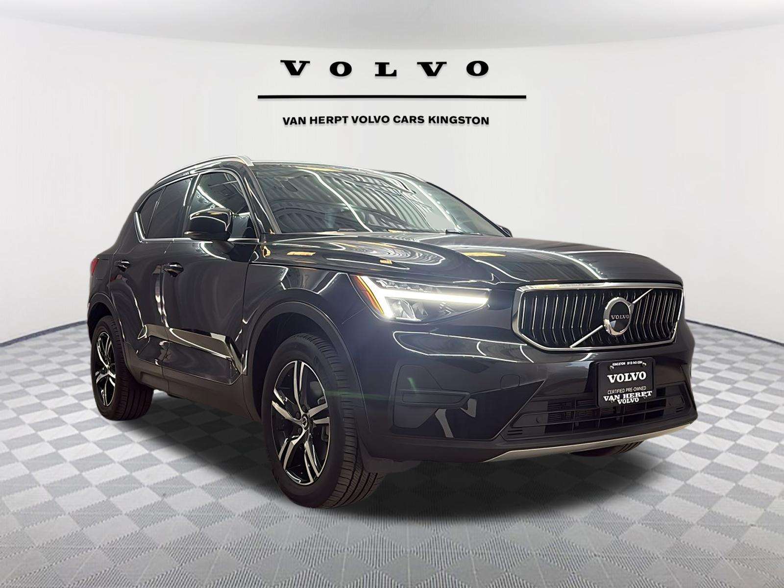 2025 Volvo XC40