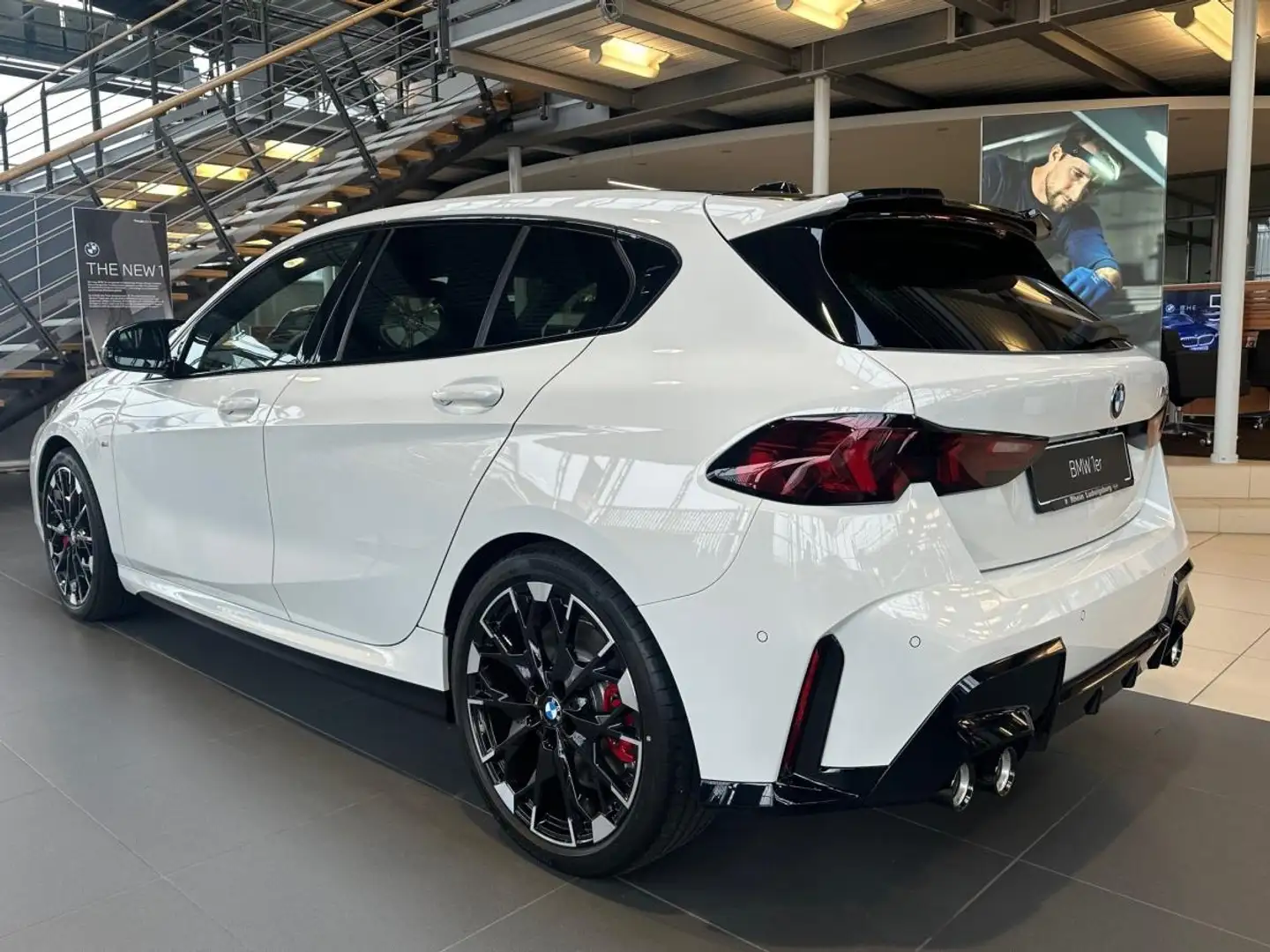 BMW M1 xDrive als Tageszulassung ab LAGER !!! Weiß - 2