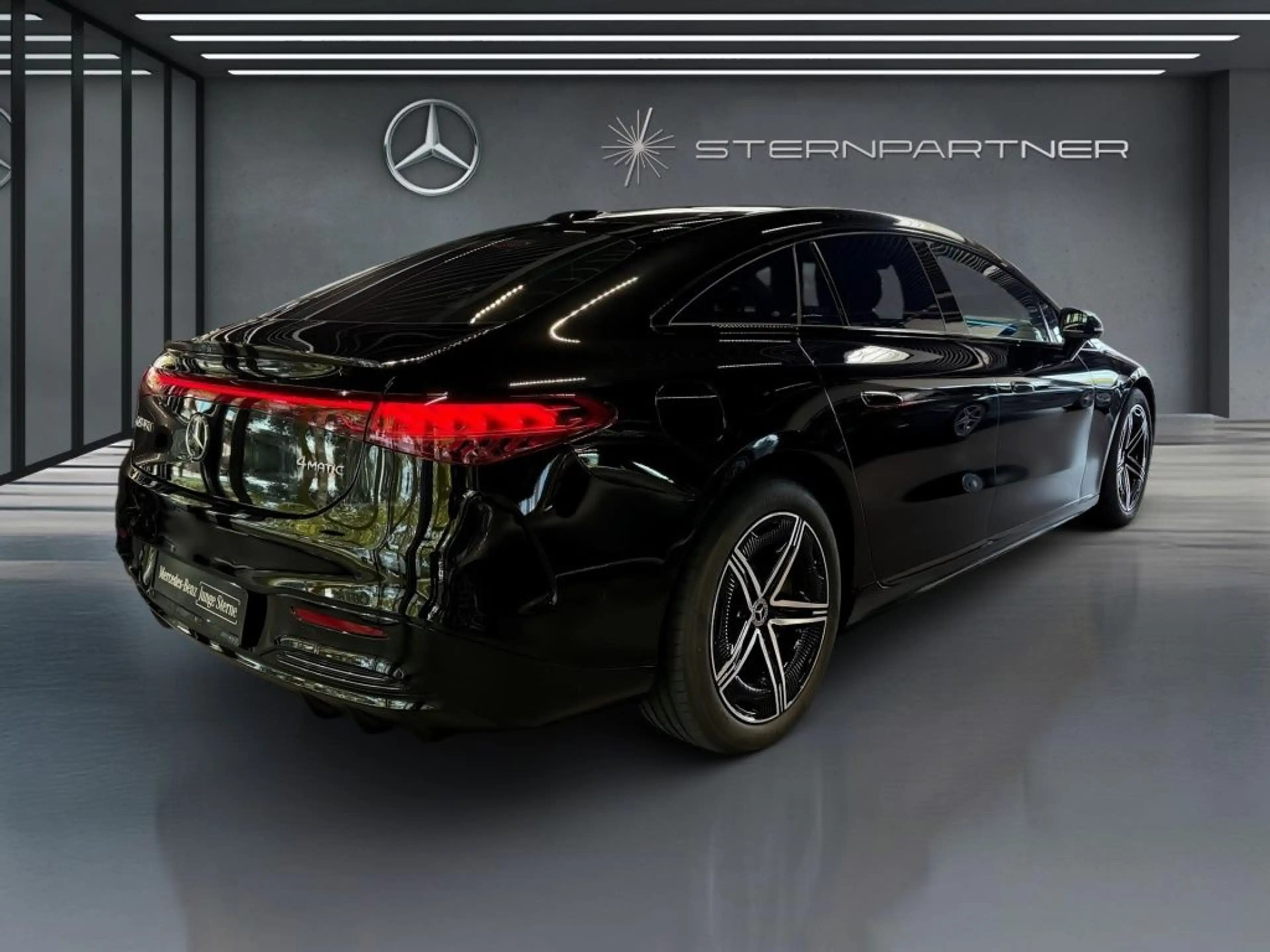 Mercedes-Benz EQS 450 4M AMG+DRIVE-P+FOND-ENT+AIRMATIC+HAL+AHK — photo 12