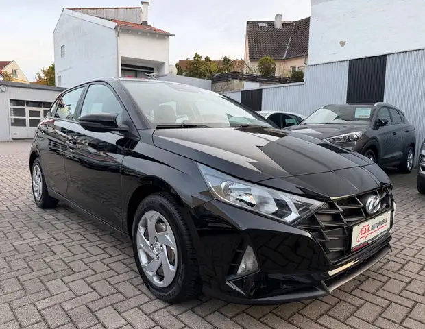 Hyundai i20 Select 2.Hand+52TKM+SHZ+PDC+Allwetterr.+BLTH