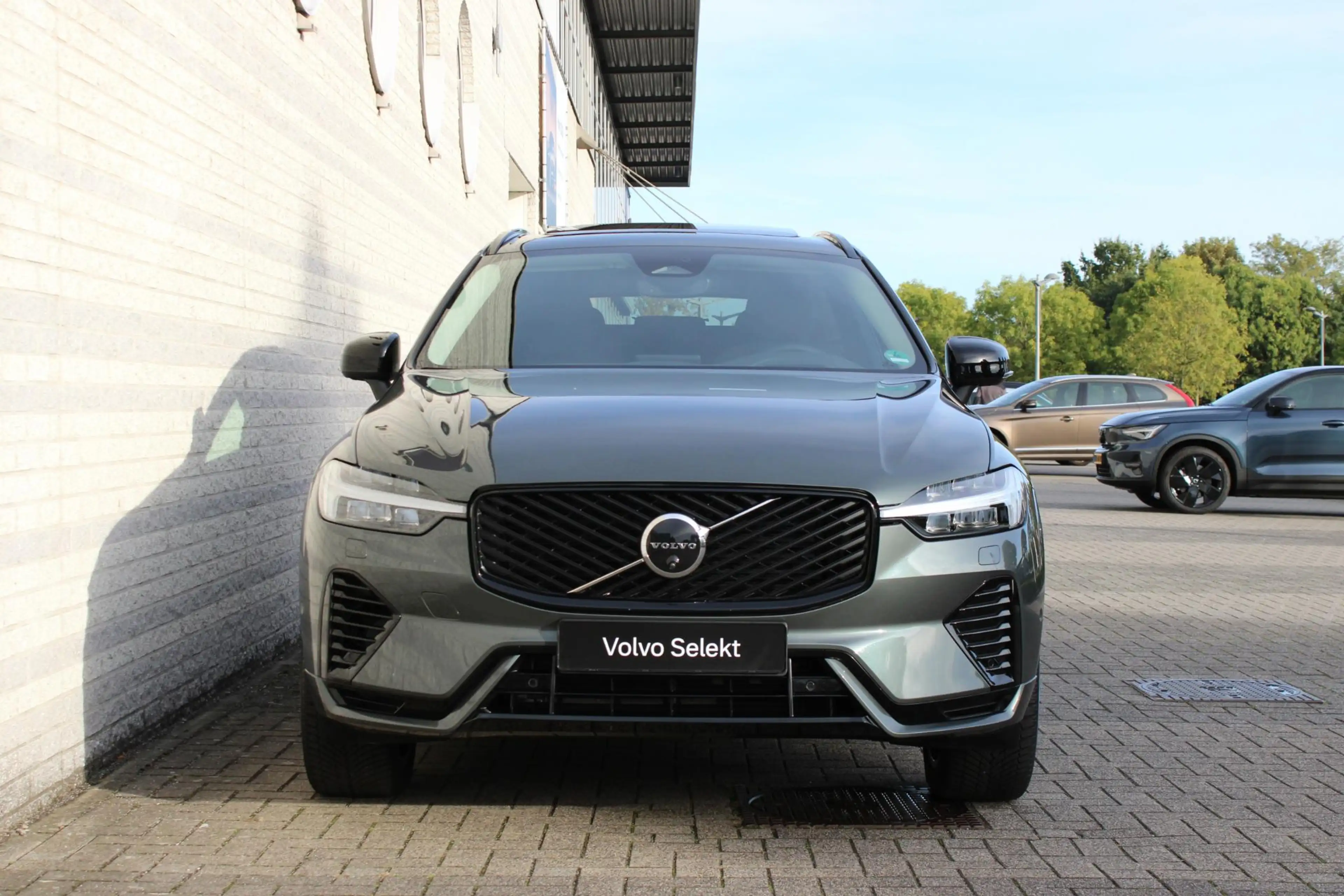 Volvo XC60 T6 Plug-in hybrid AWD Ultra Dark | Luchtvering | P — photo 2