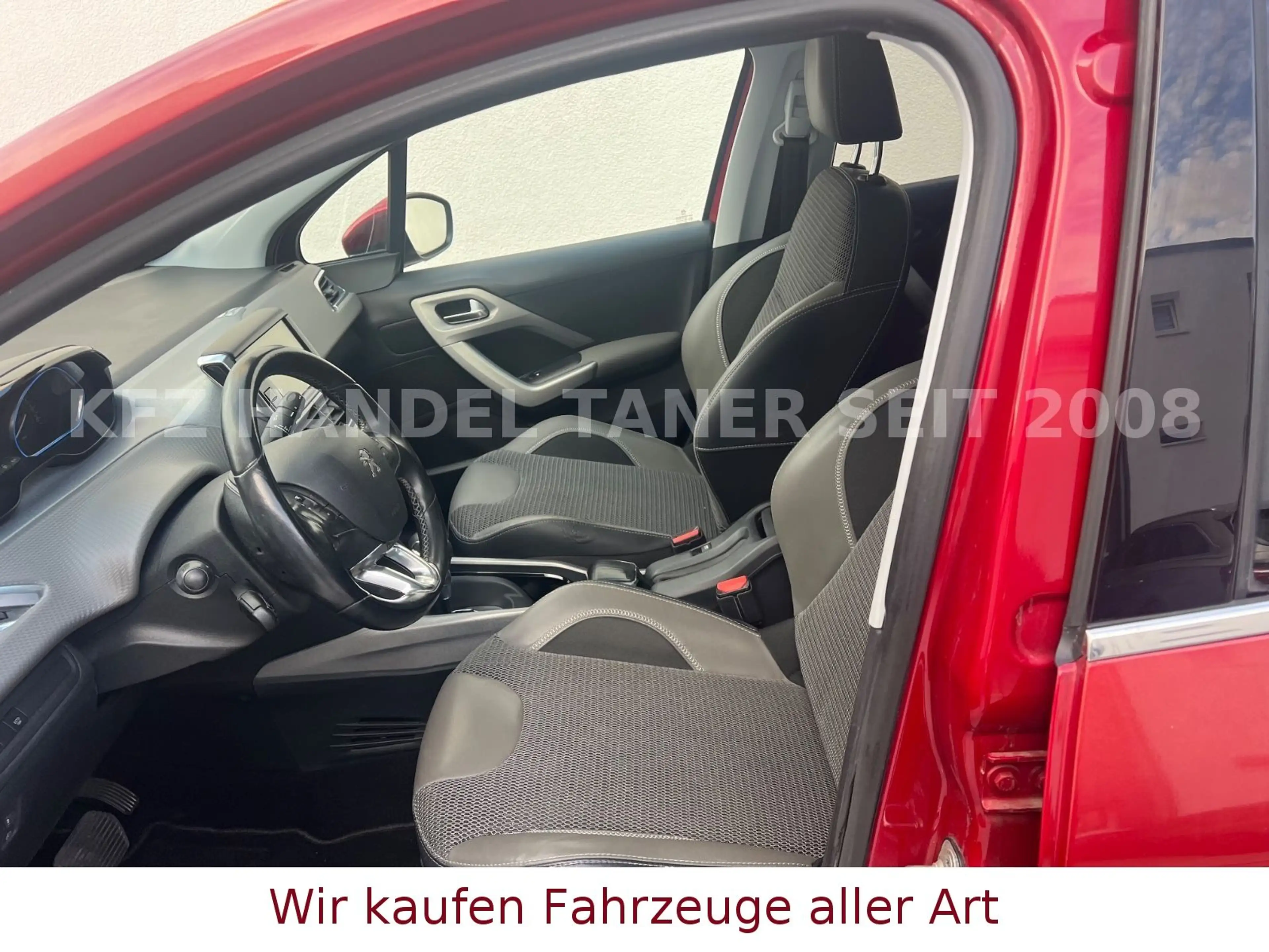 Peugeot 2008 Style PureTech 110 STOP & START — photo 10