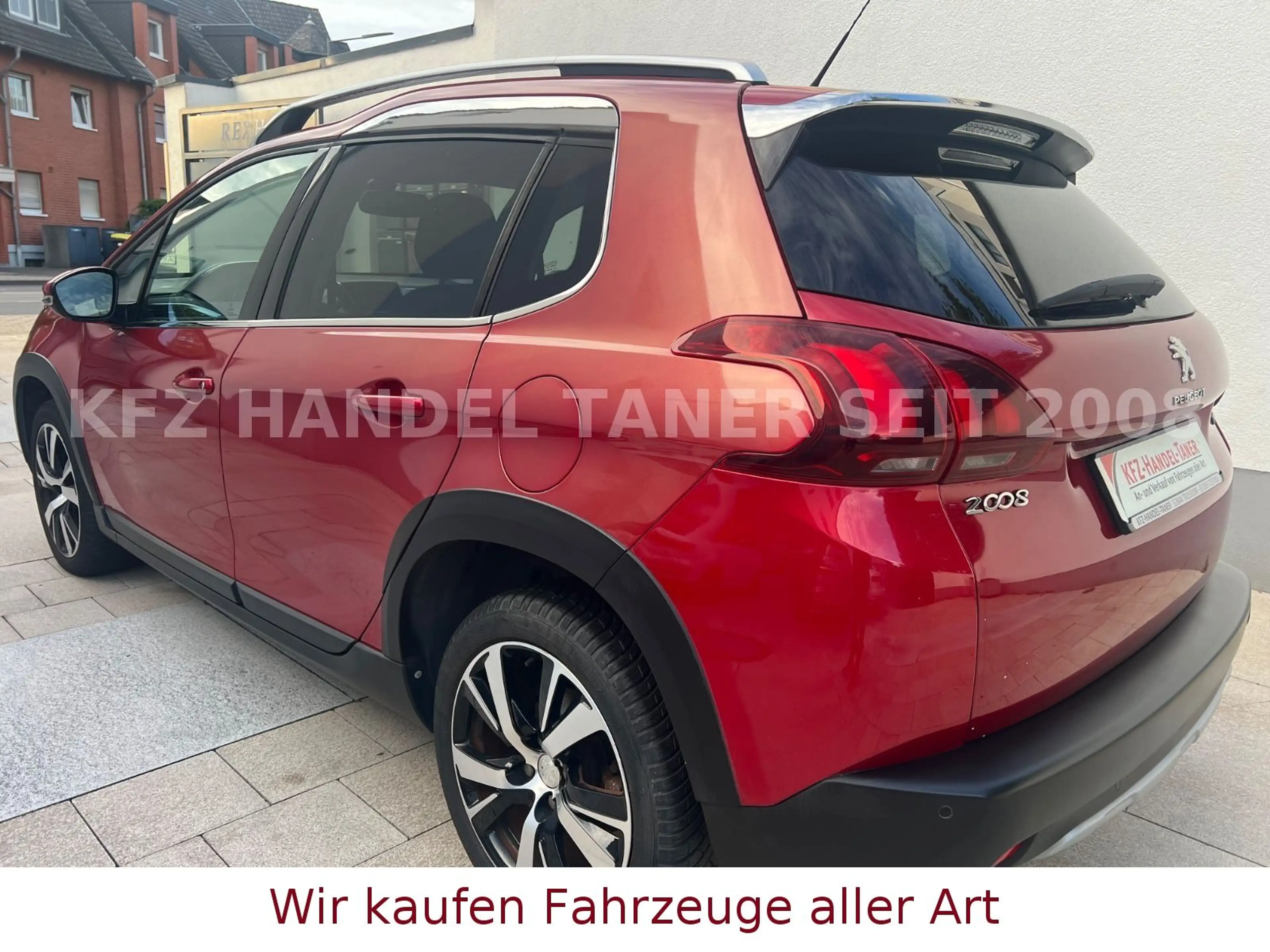 Peugeot 2008 Style PureTech 110 STOP & START — photo 7