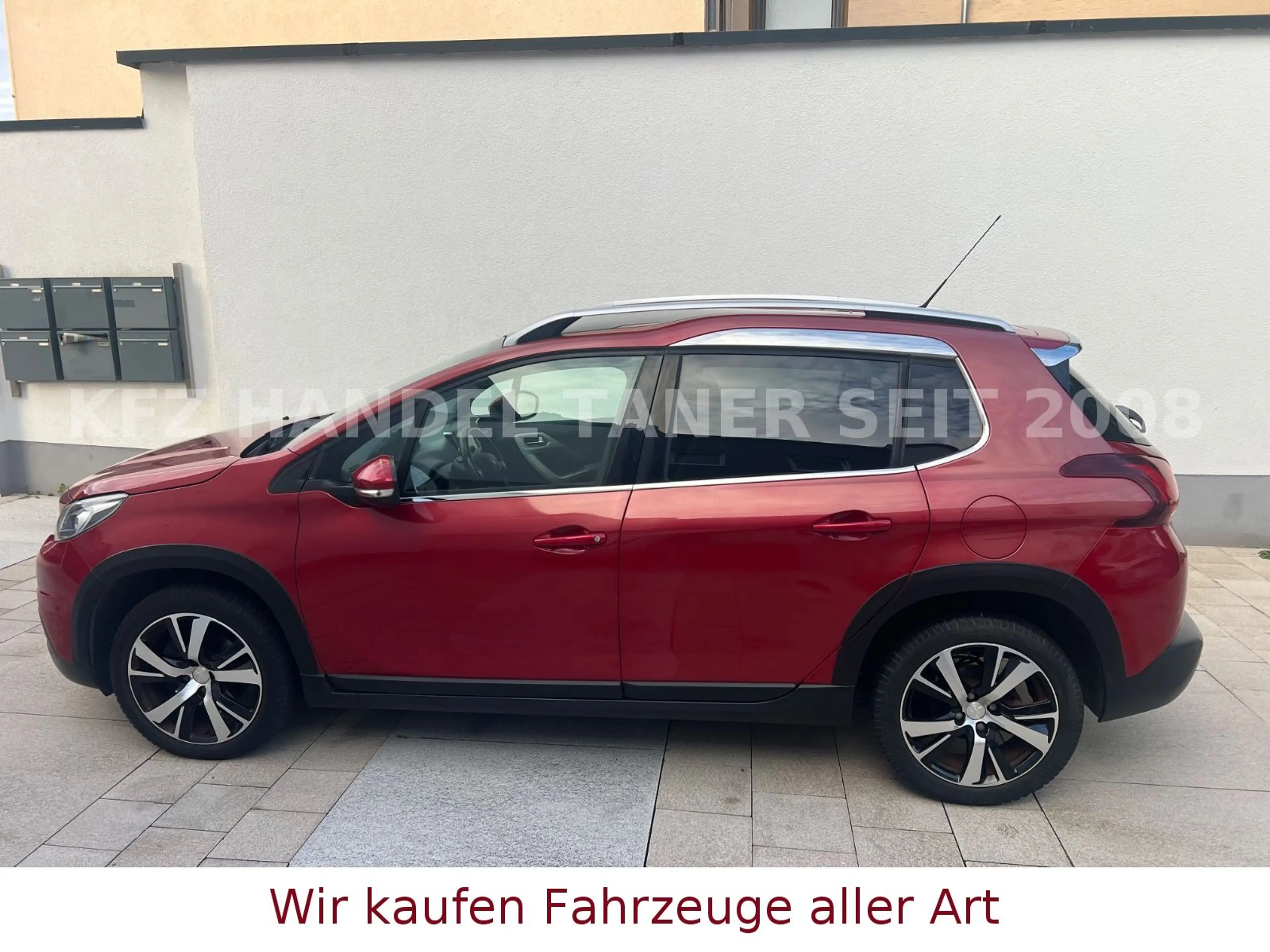 Peugeot 2008 Style PureTech 110 STOP & START — photo 8