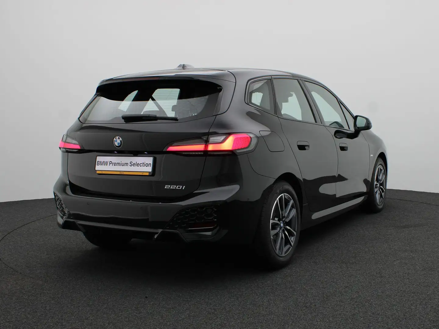 BMW 220 2 Serie Active Tourer 220i M Sportpakket | Achteru Noir - 2