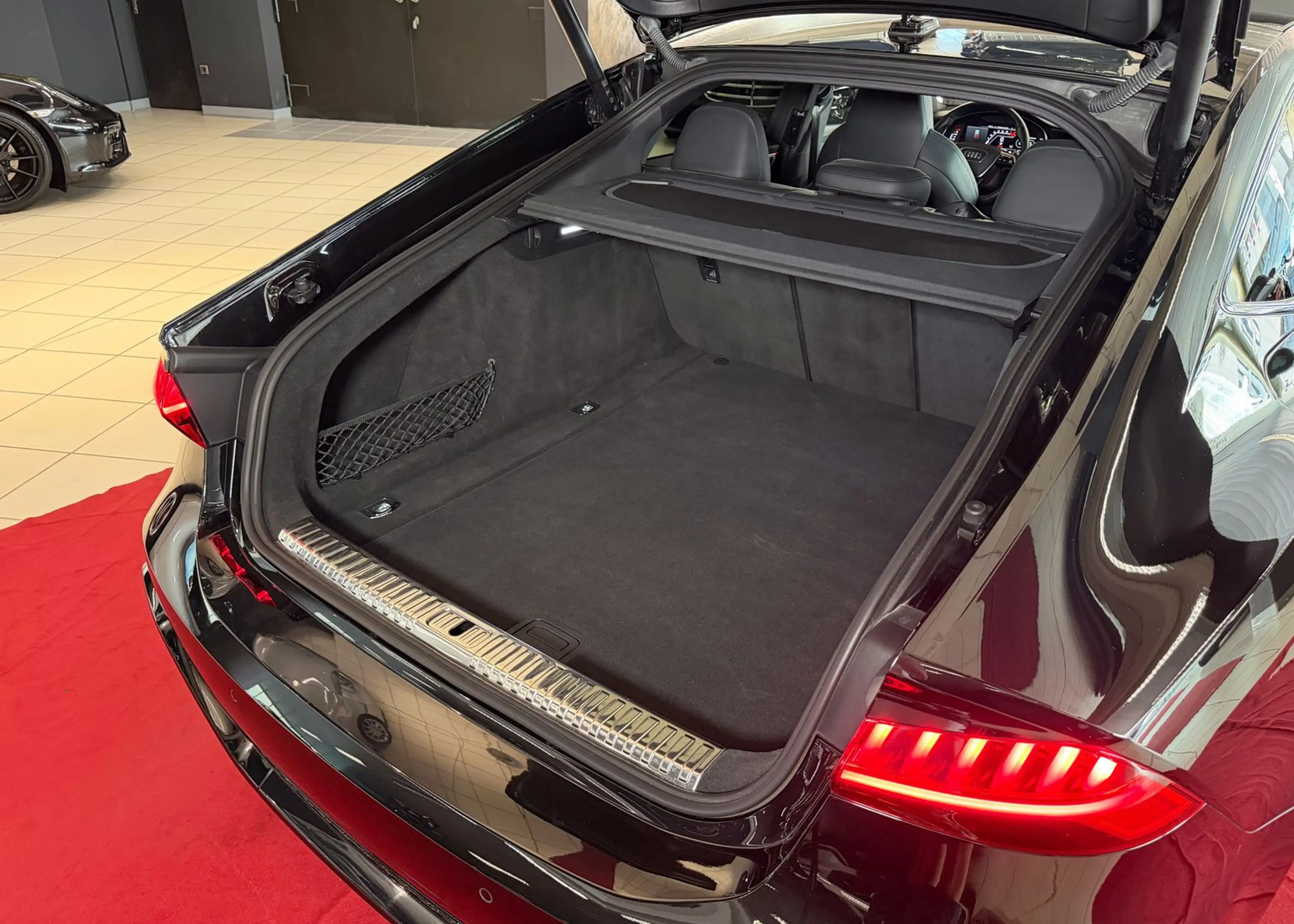 Audi RS7 HUD ACC B&O Pano 305 km/h Keramik TopView — photo 44