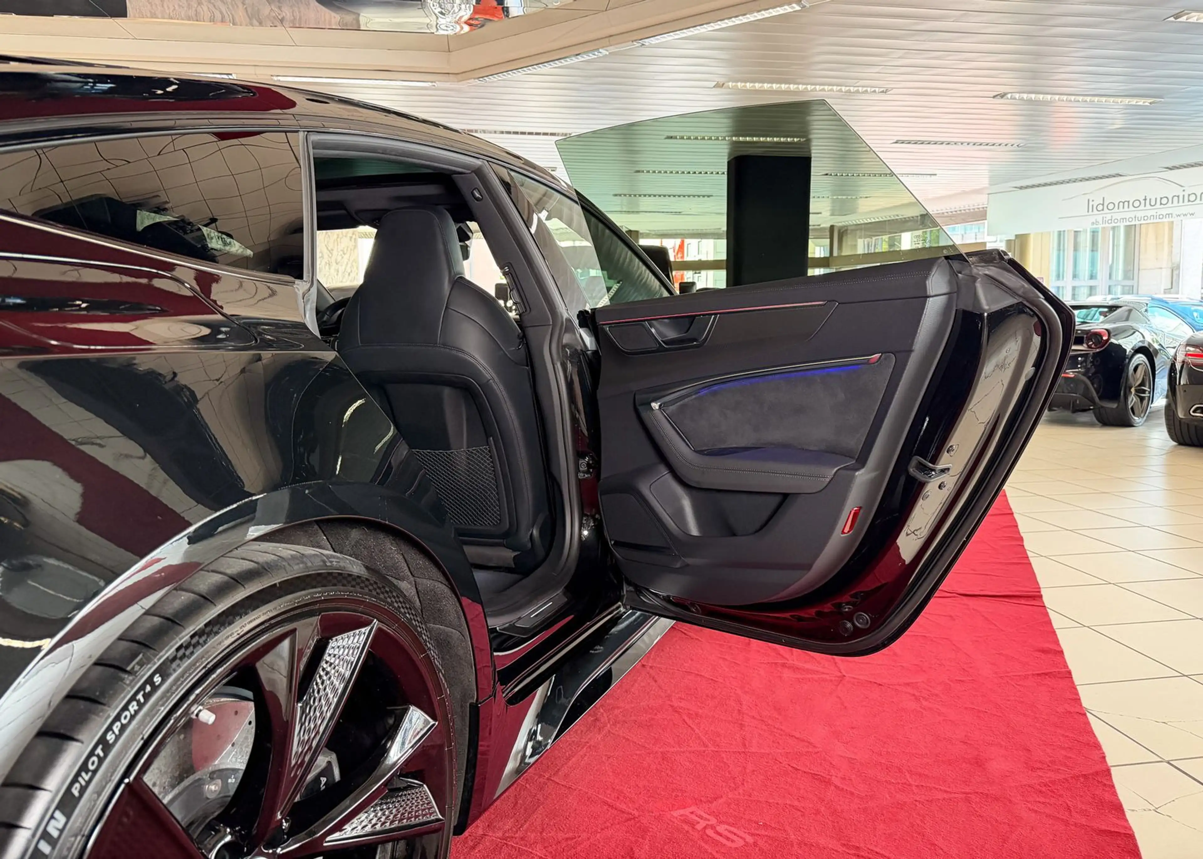 Audi RS7 HUD ACC B&O Pano 305 km/h Keramik TopView — photo 40