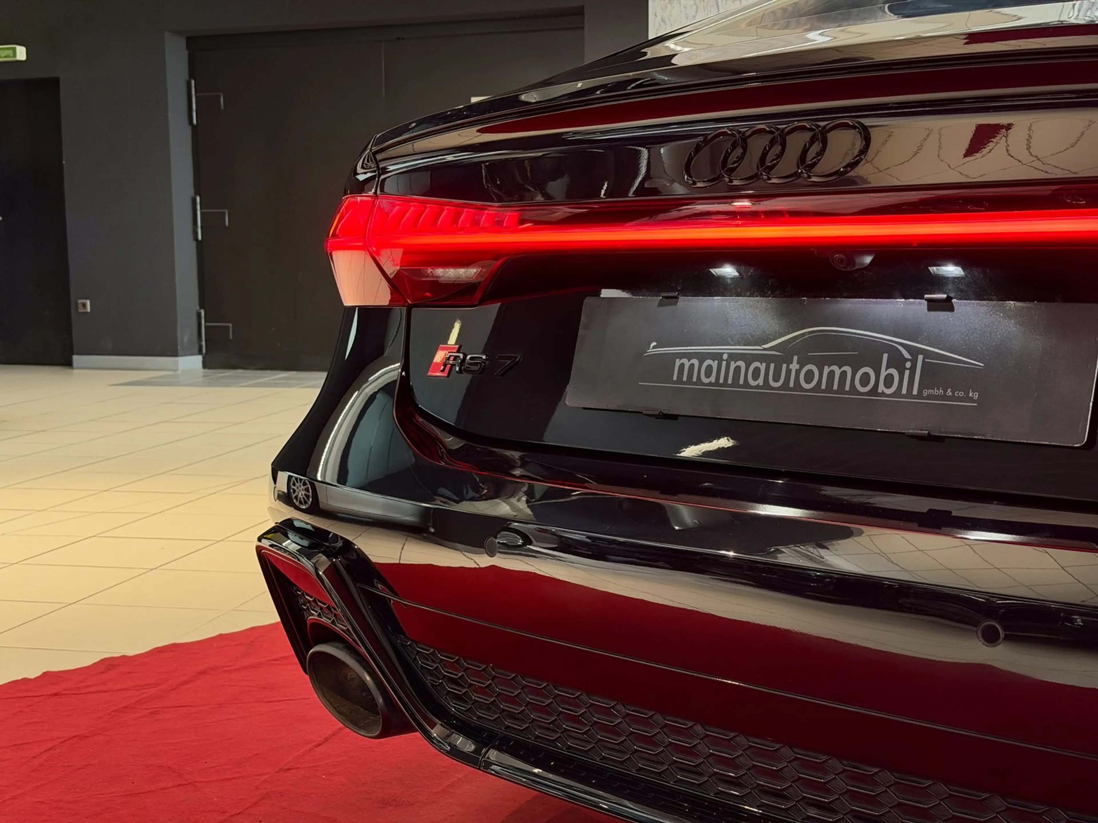 Audi RS7 HUD ACC B&O Pano 305 km/h Keramik TopView — photo 9