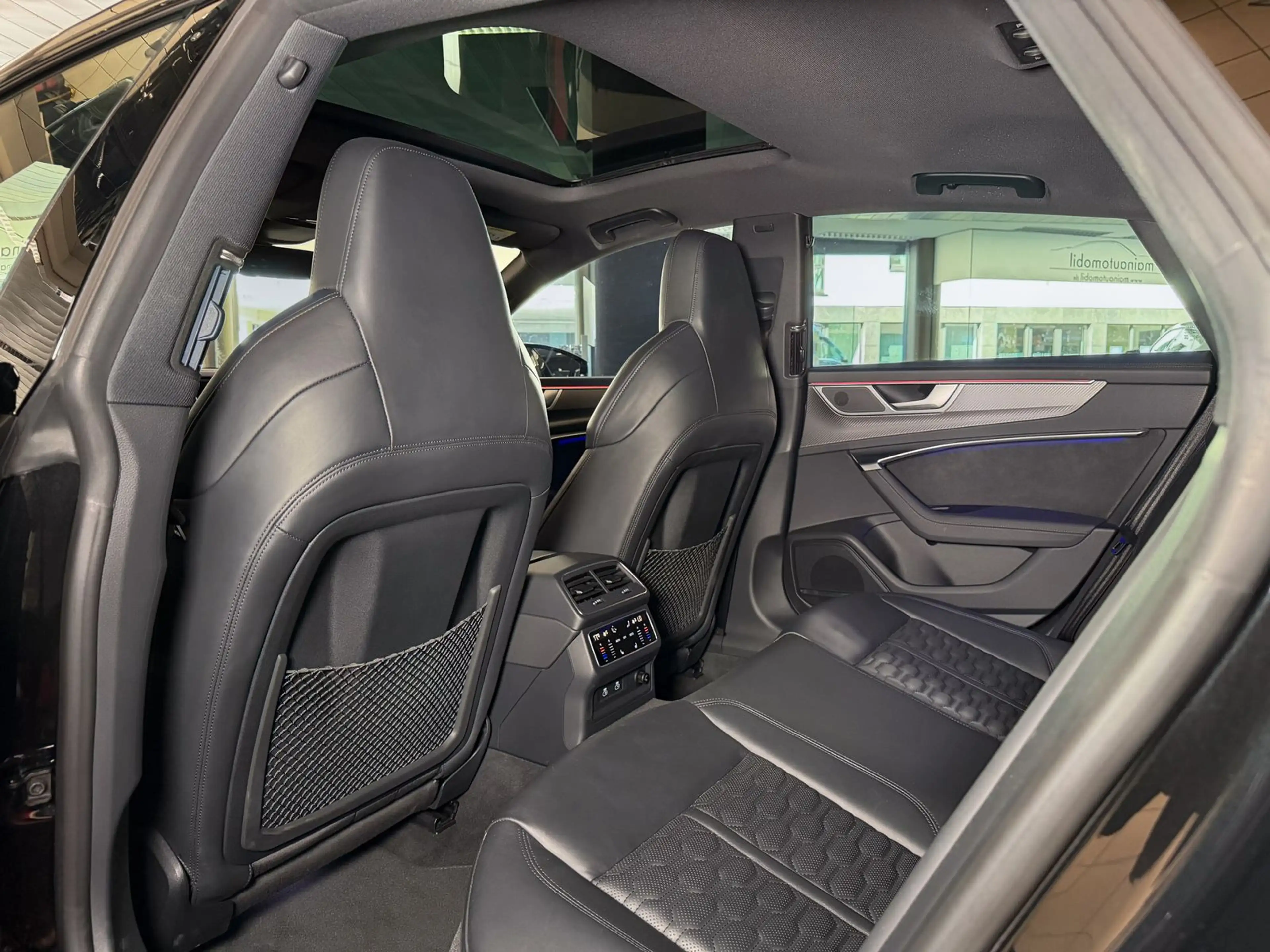 Audi RS7 HUD ACC B&O Pano 305 km/h Keramik TopView — photo 37