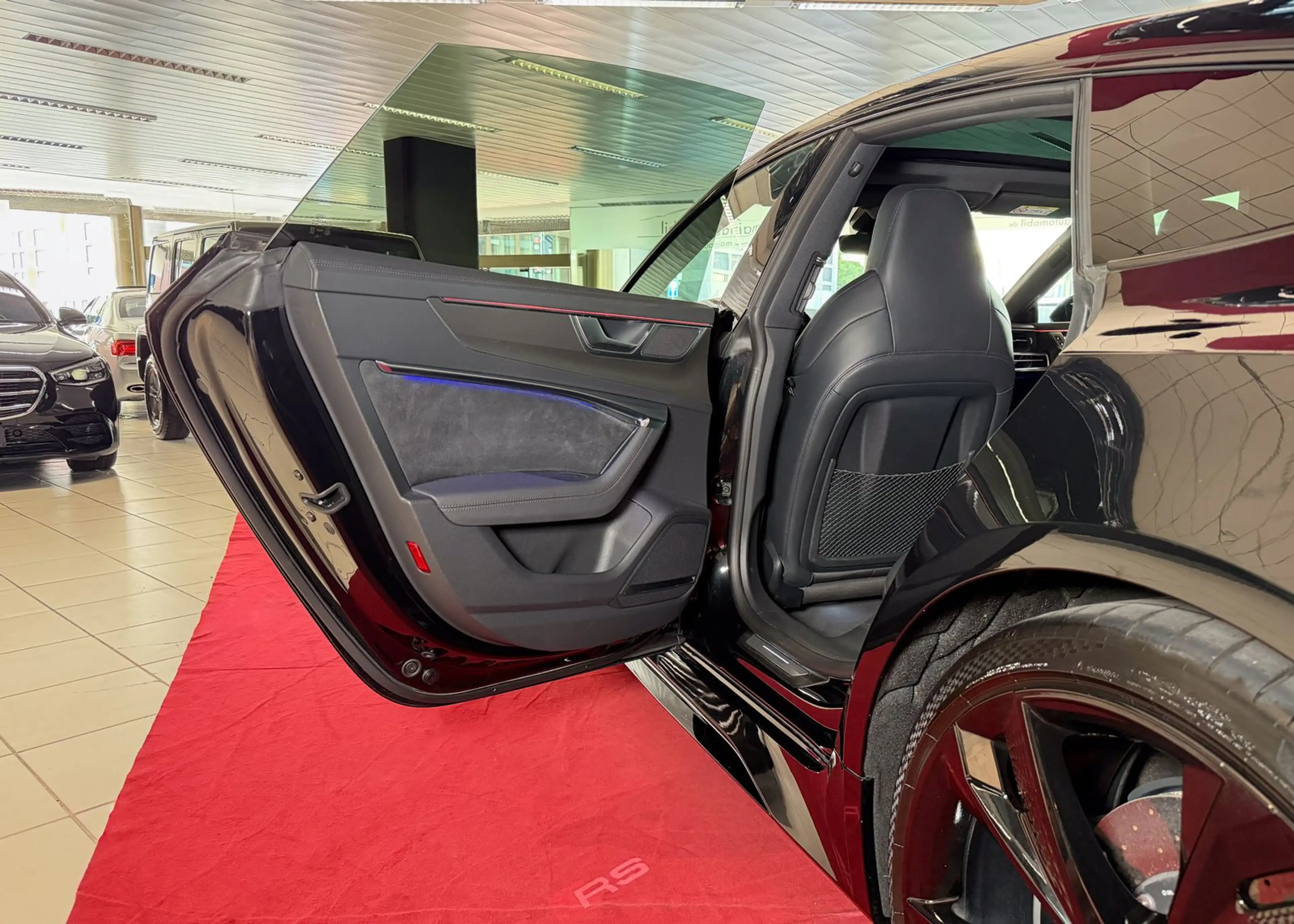 Audi RS7 HUD ACC B&O Pano 305 km/h Keramik TopView — photo 36