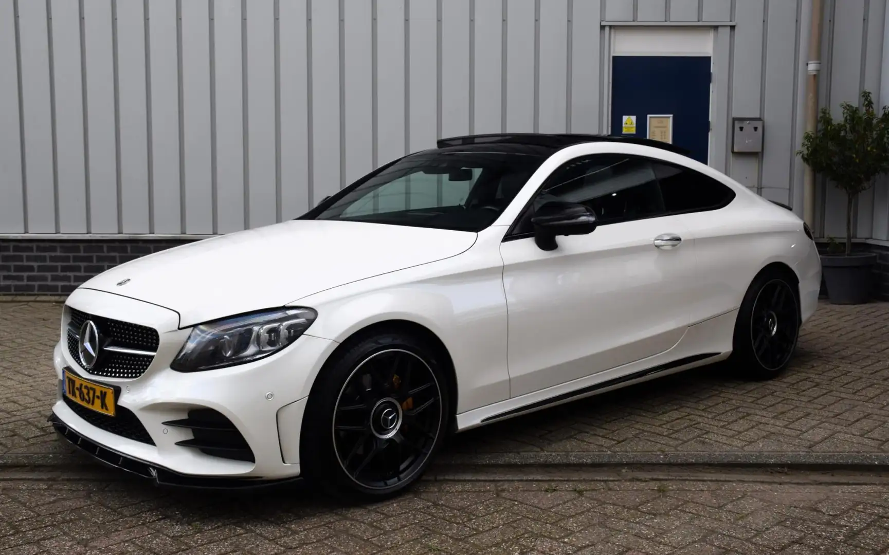 Mercedes-Benz C 200 Coupé /// AMG Pakket | Pano | 360 | Burmester | Mu Wit - 2