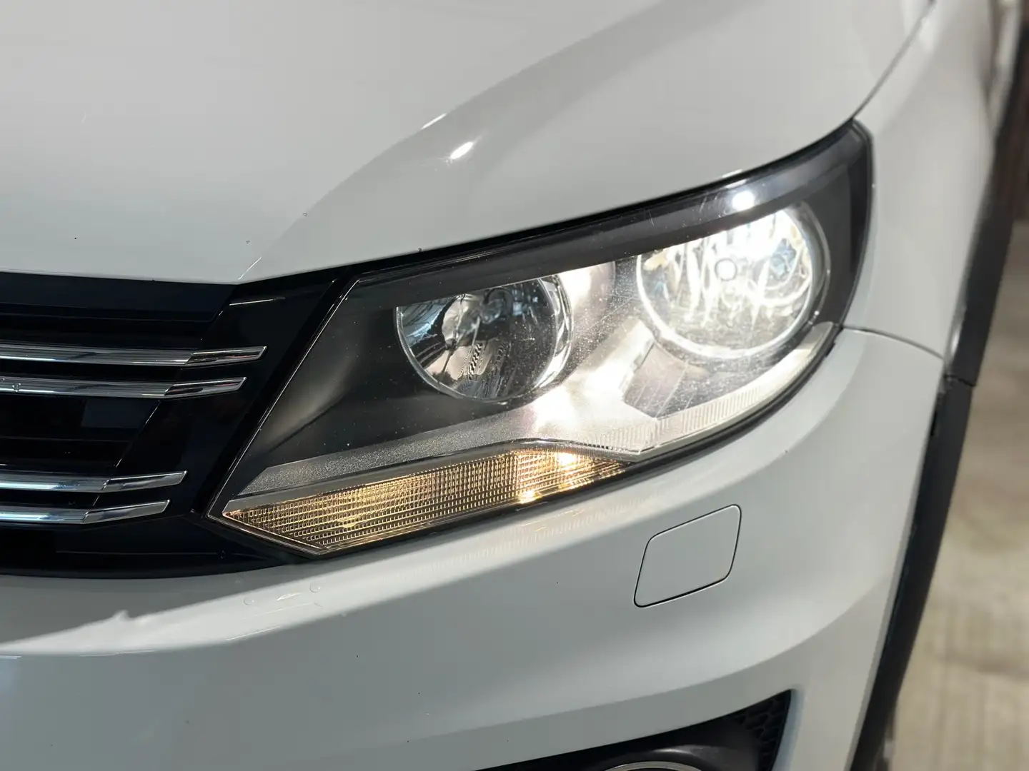 Volkswagen Tiguan 1.4 TSI R-Line Edition 2014 CAMERA CRUISE Wit - 2