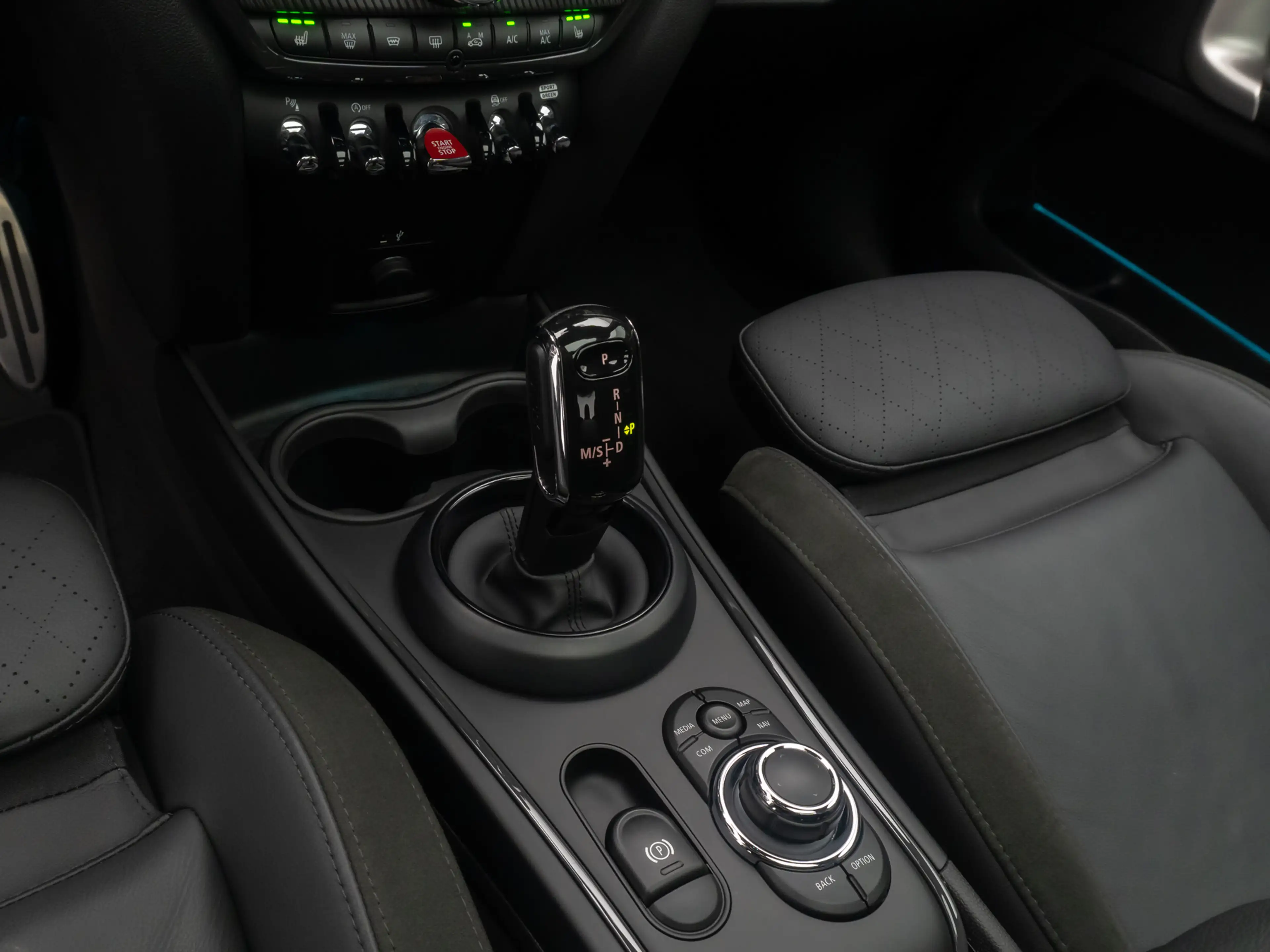 MINI John Cooper Works Countryman ALL4 HUD H K Voll — photo 21
