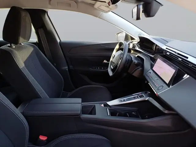 Peugeot 308 view 11