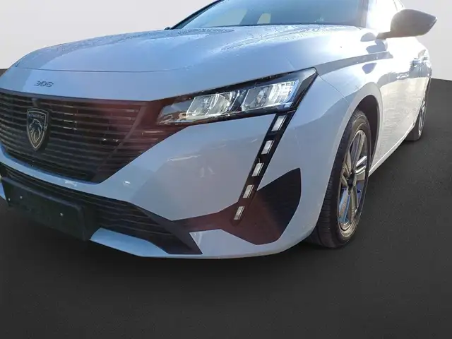 Peugeot 308 view 9