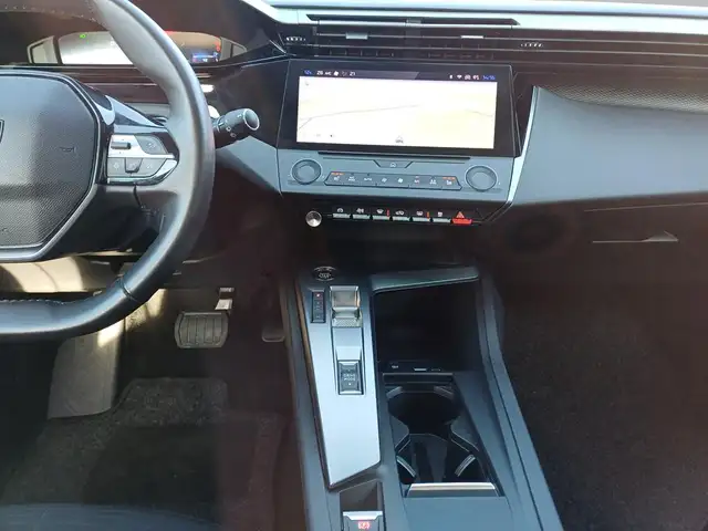 Peugeot 308 view 12