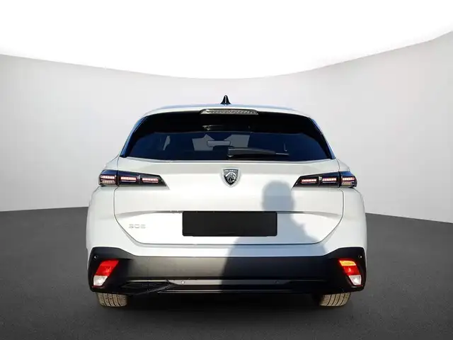 Peugeot 308 view 3