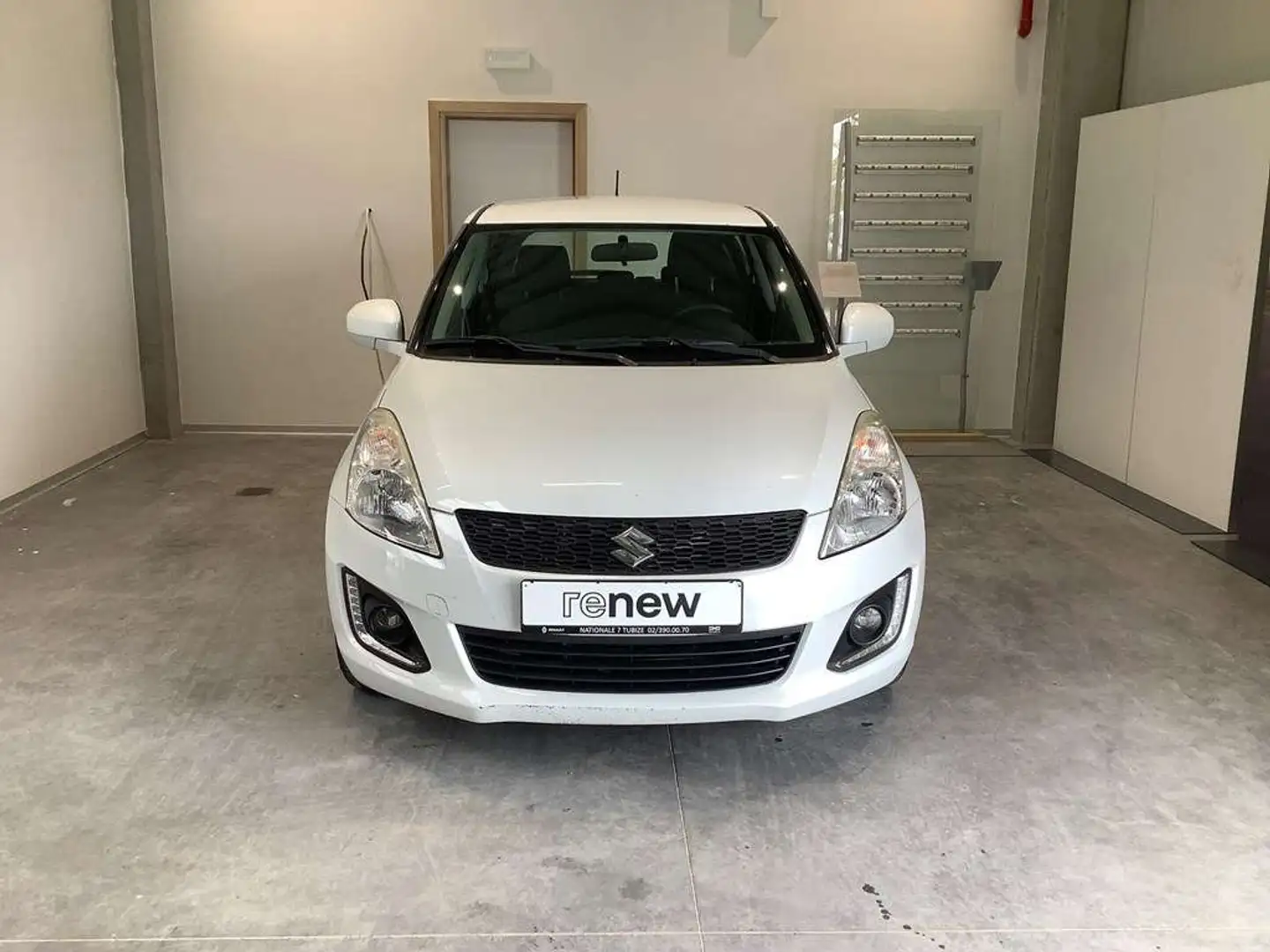Suzuki Swift . Blanc - 2