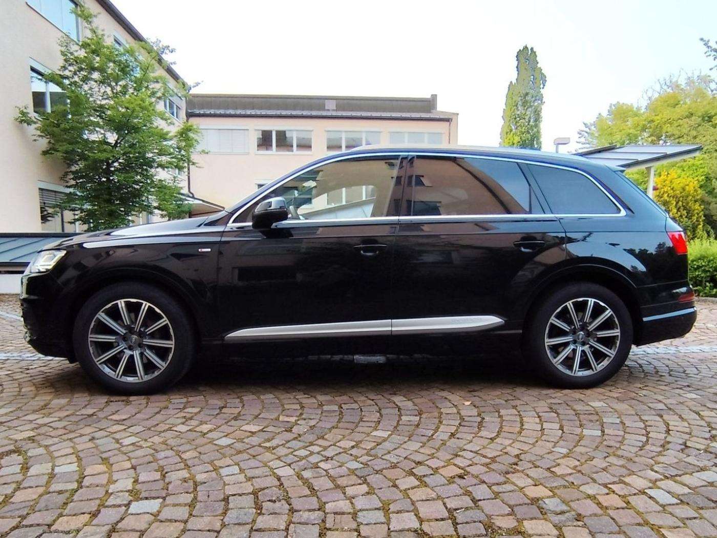 Second hand Audi Q7 3.0